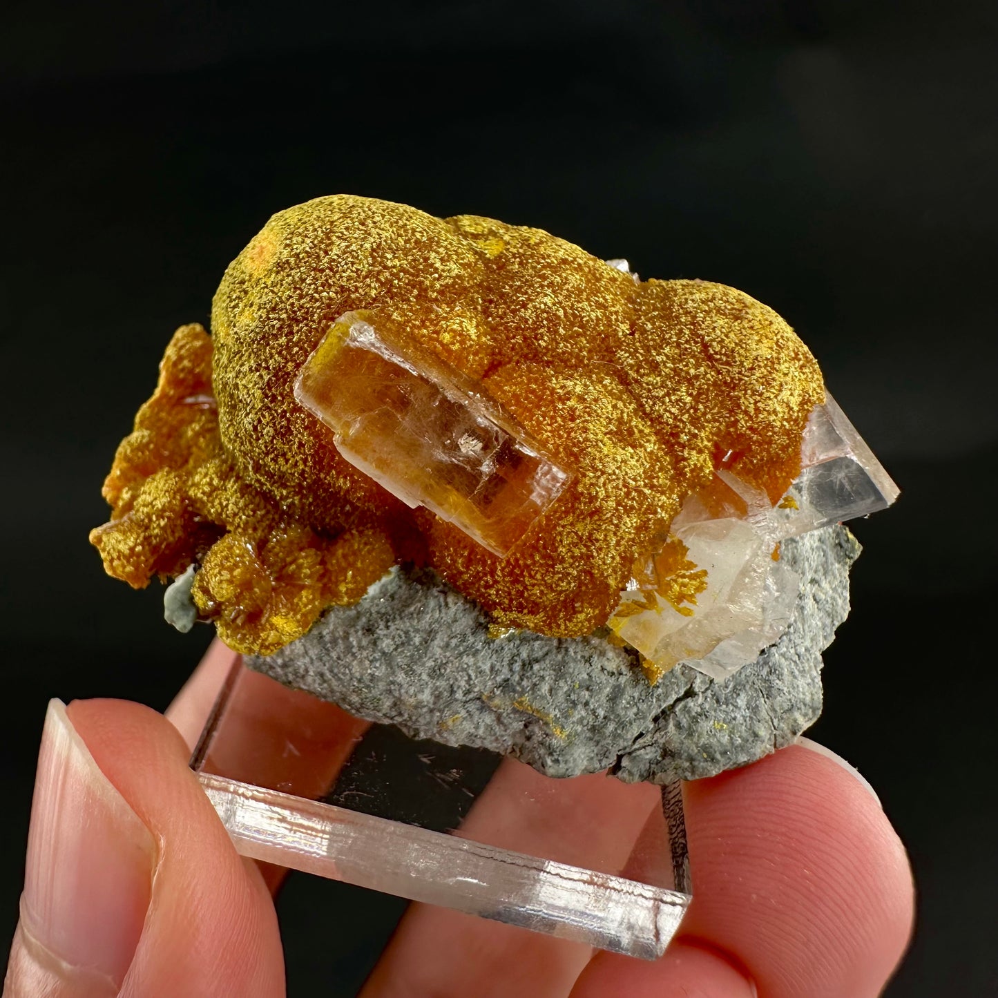 Barite on Orpiment (Peru) | mineral specimen