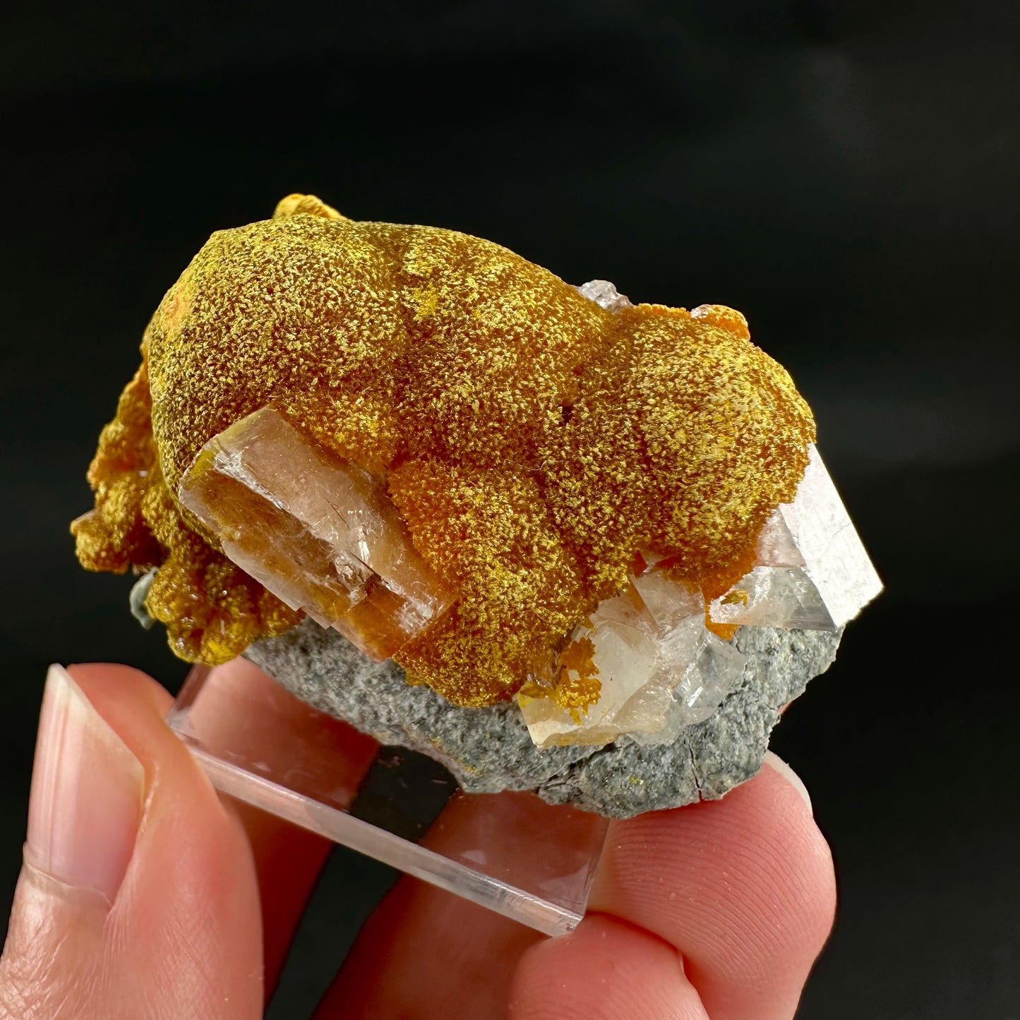 Barite on Orpiment (Peru) | mineral specimen