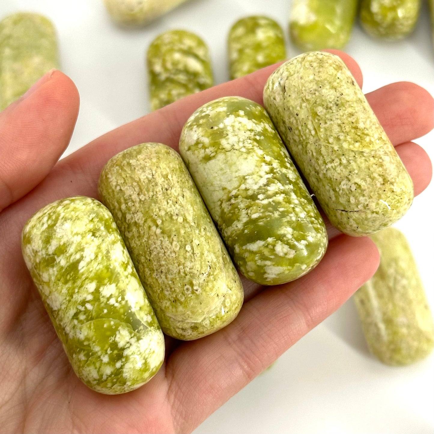 ONE Polished Serpentine, natural green serpentine, polished serpentine, serpentine tumble, serpentine crystal, tumbled stones
