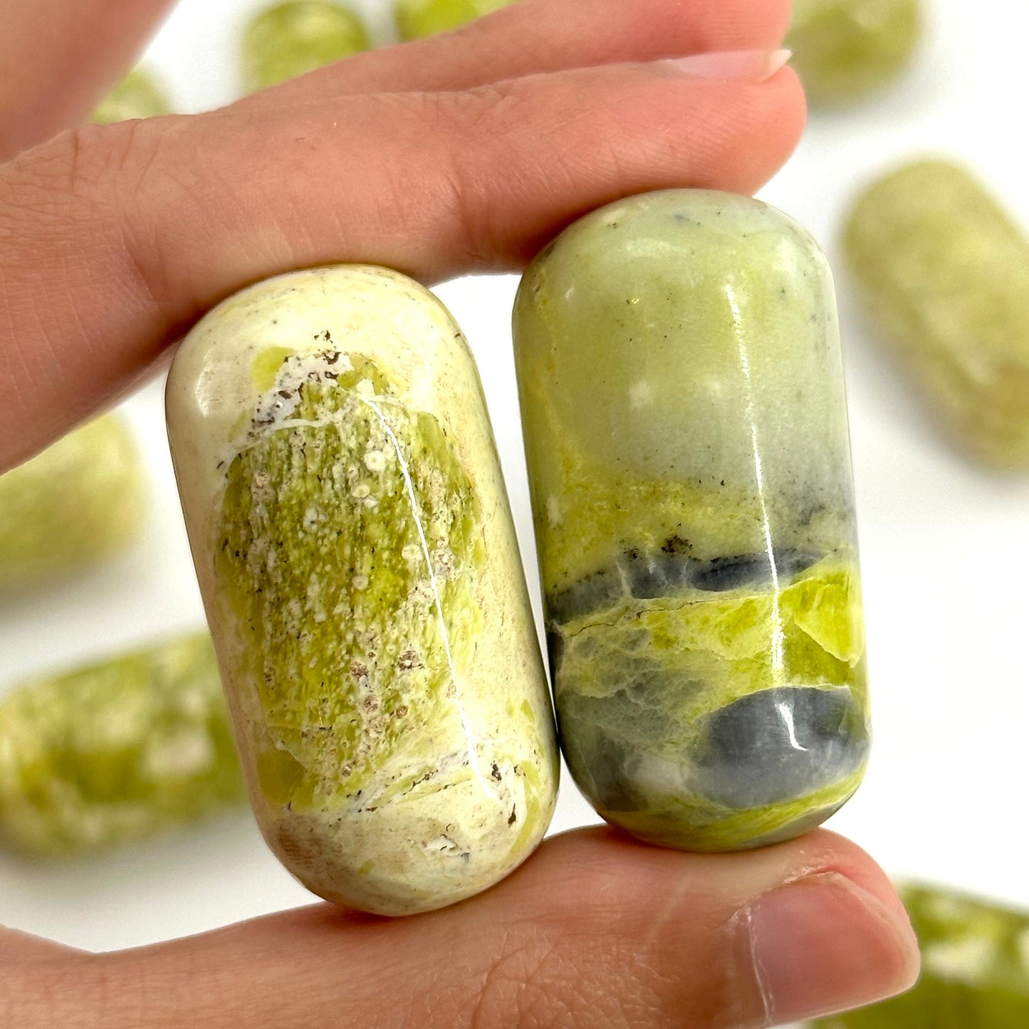 ONE Polished Serpentine, natural green serpentine, polished serpentine, serpentine tumble, serpentine crystal, tumbled stones