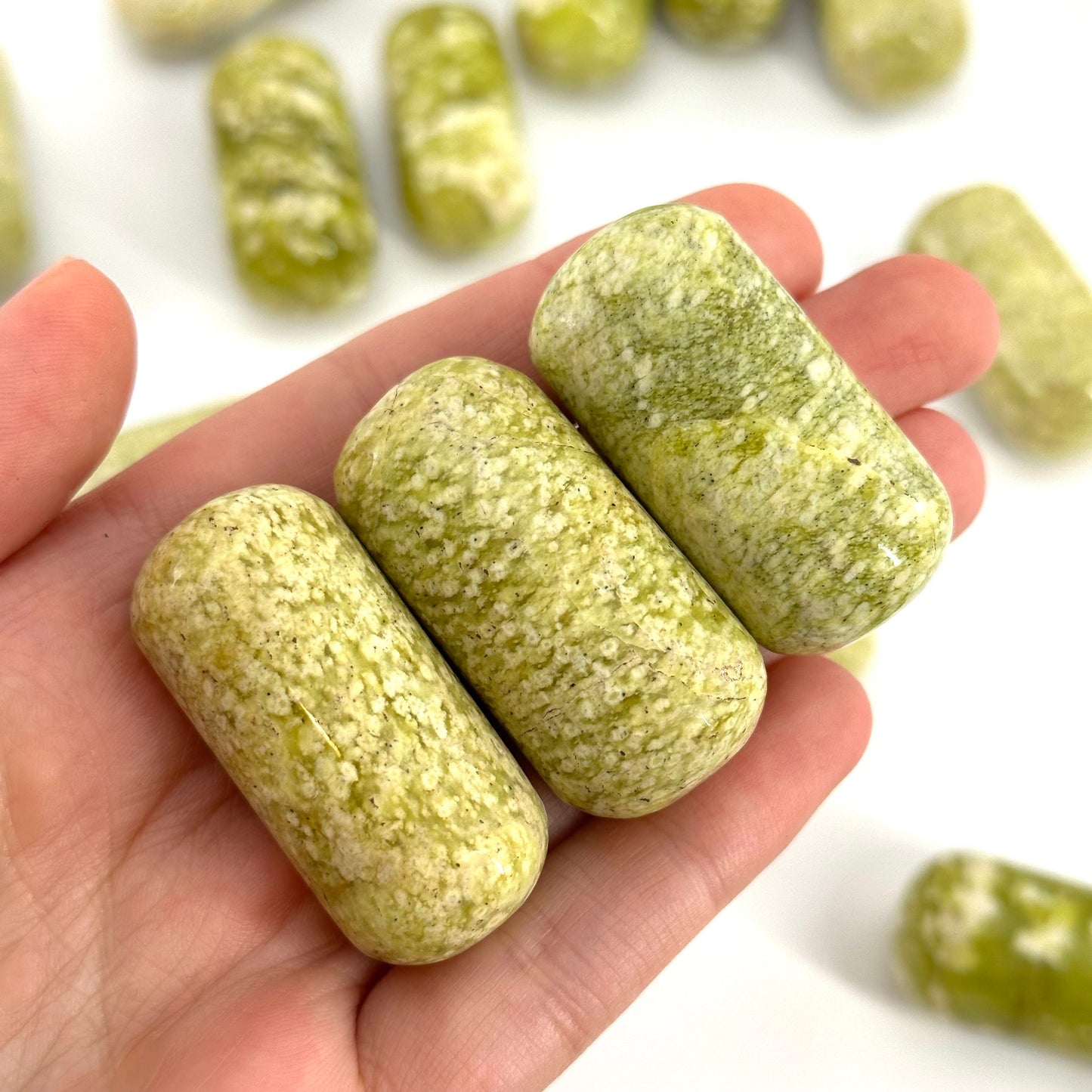 ONE Polished Serpentine, natural green serpentine, polished serpentine, serpentine tumble, serpentine crystal, tumbled stones