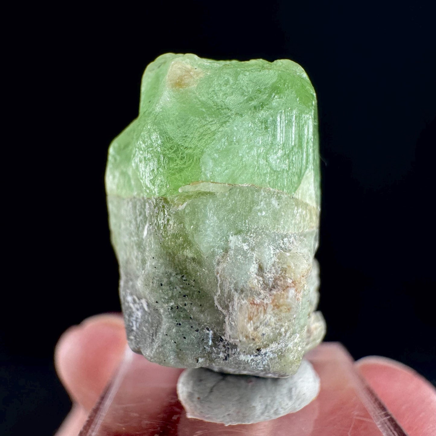 Peridot (Pakistan) | naturally terminated peridot crystal, mineral specimen