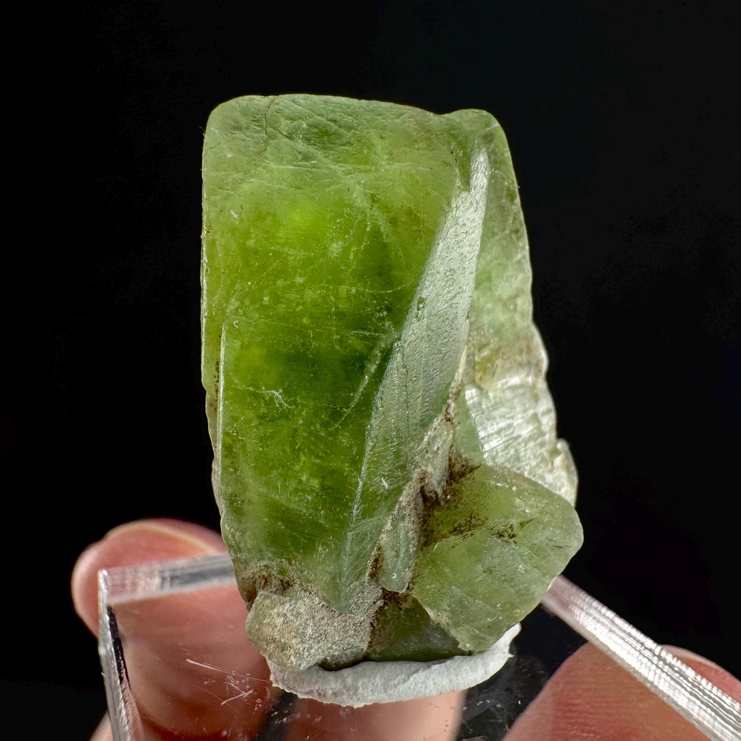 Peridot (Pakistan) | naturally terminated peridot crystal, mineral specimen