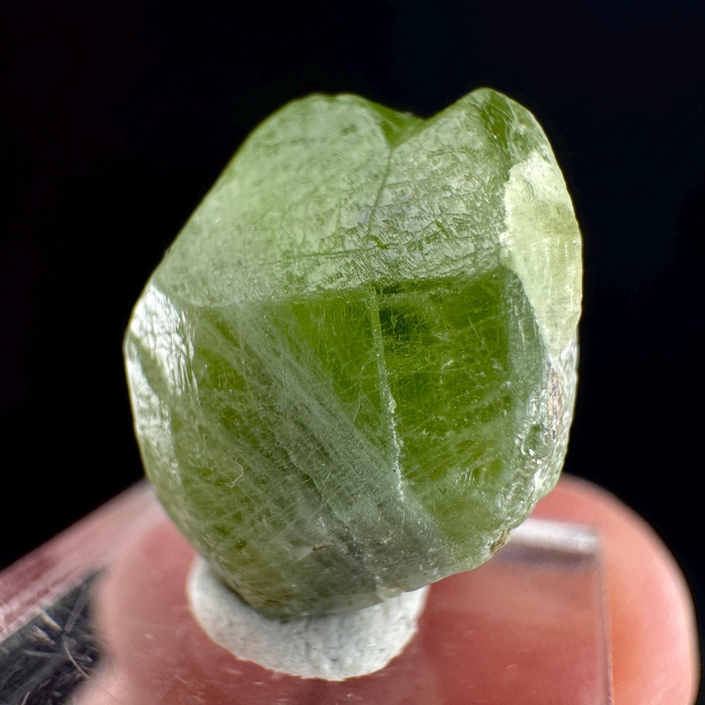 Peridot (Pakistan) | naturally terminated peridot crystal, mineral specimen