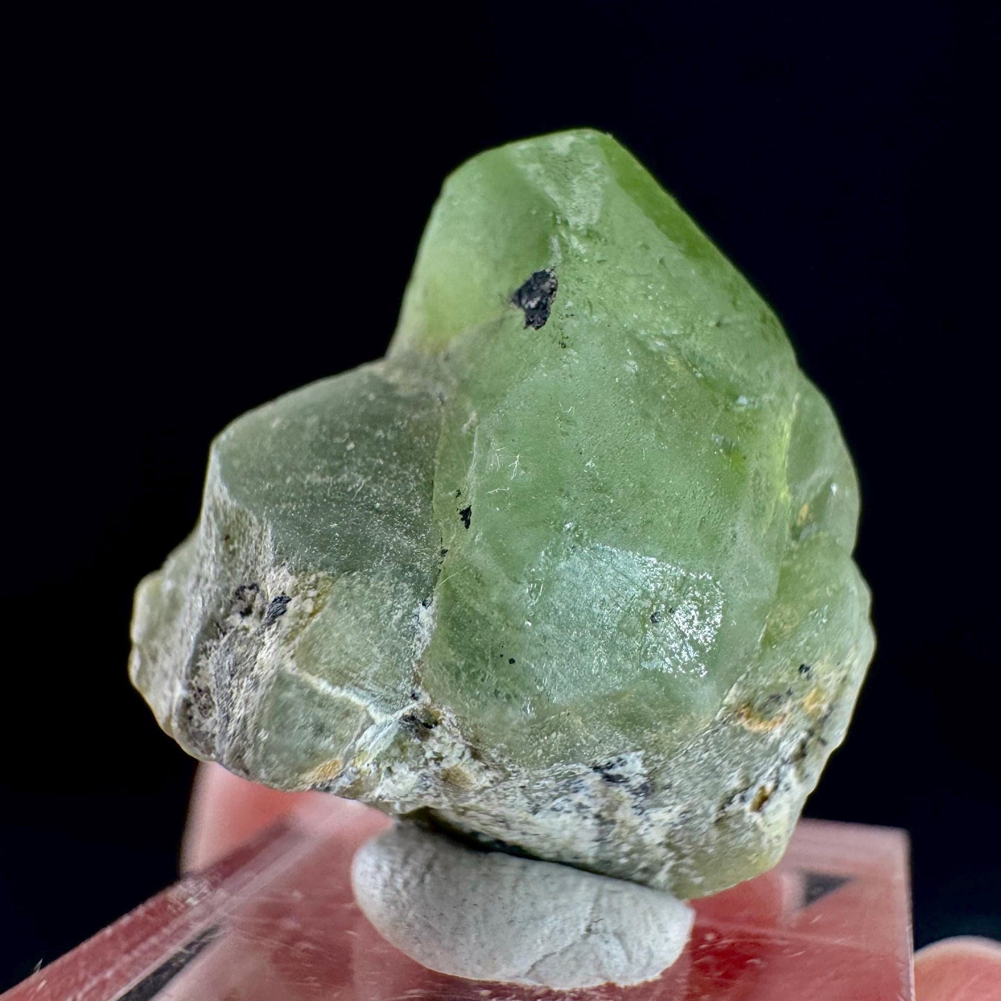 Peridot (Pakistan) | naturally terminated peridot crystal, mineral specimen