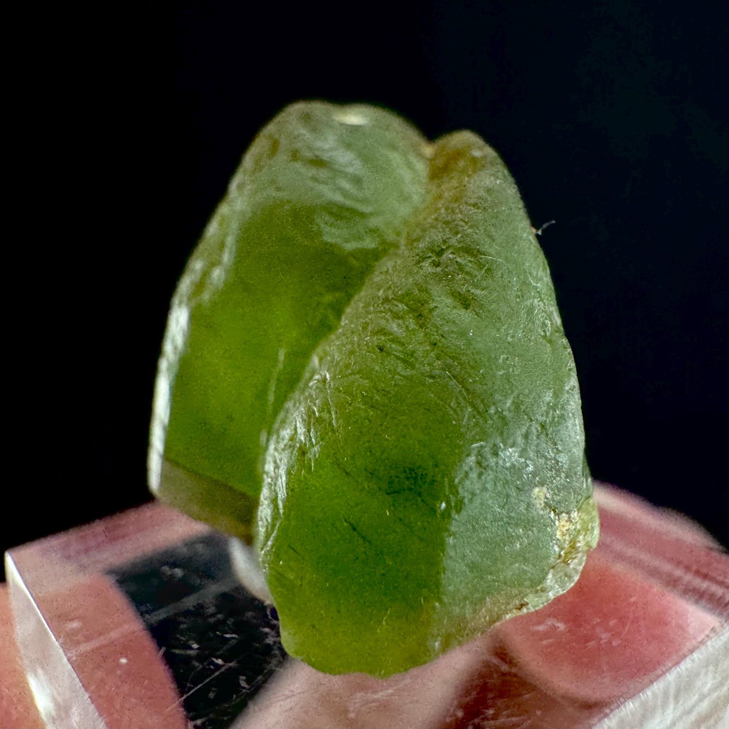 Peridot (Pakistan) | naturally terminated peridot crystal, mineral specimen
