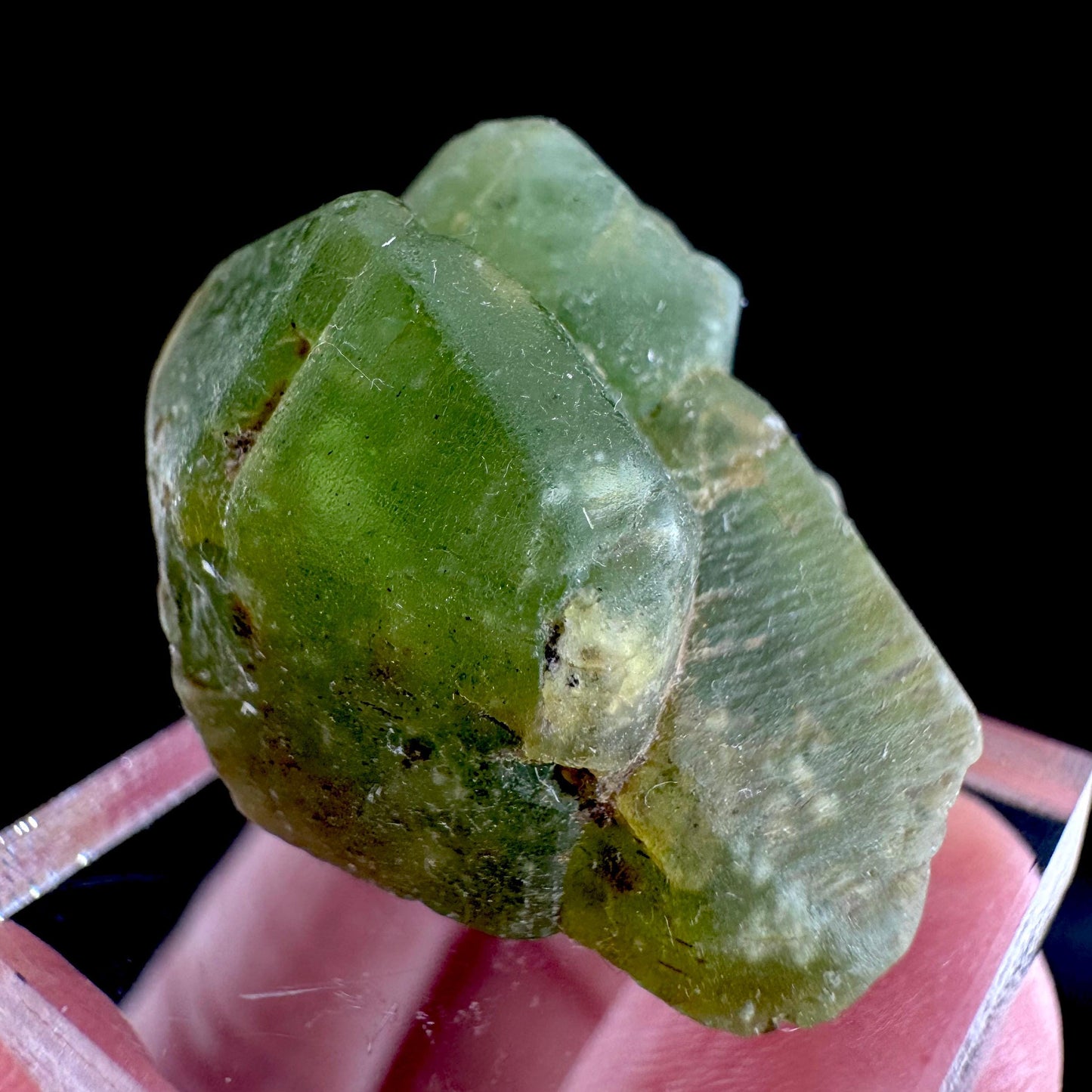 Peridot (Pakistan) | naturally terminated peridot crystal, mineral specimen