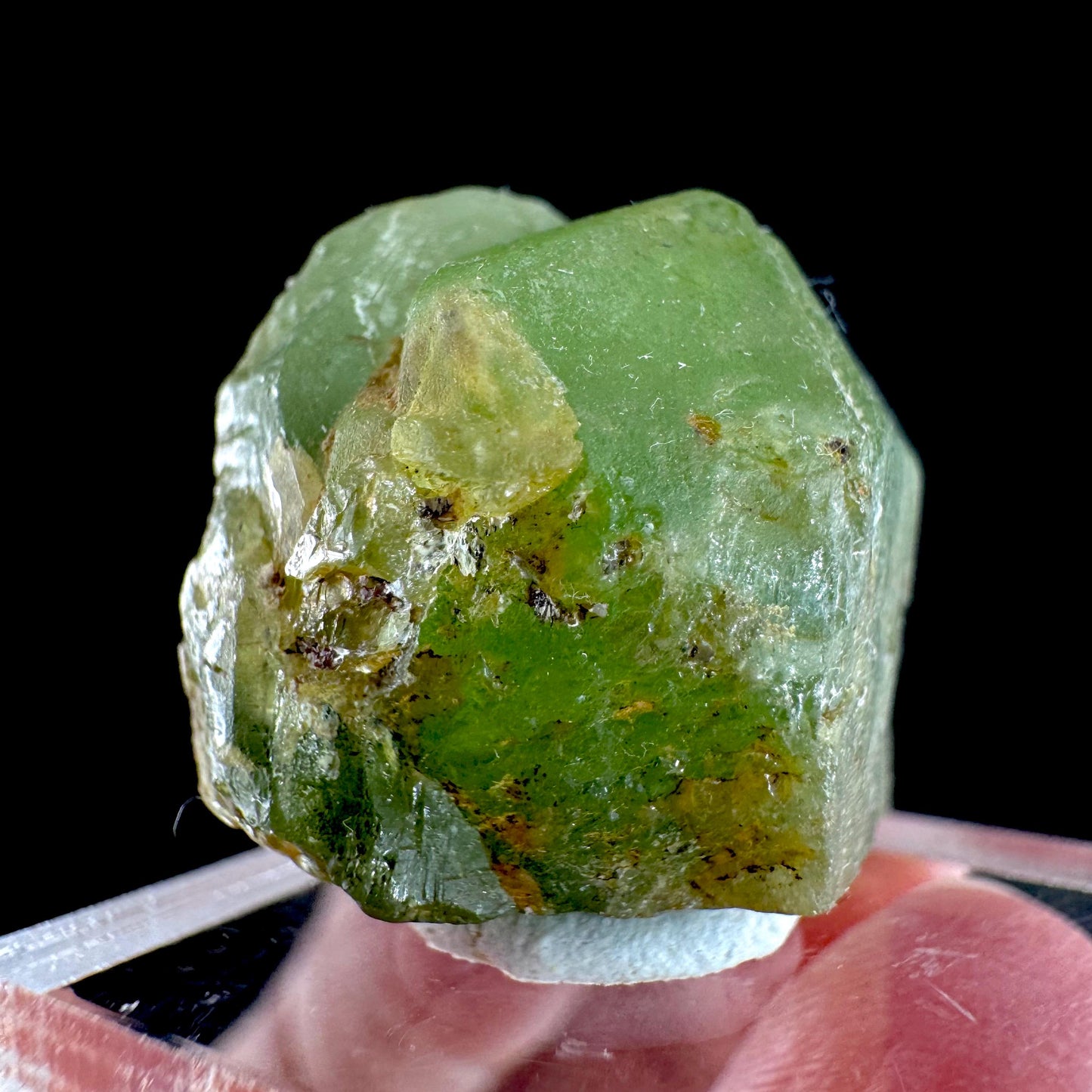 Peridot (Pakistan) | naturally terminated peridot crystal, mineral specimen