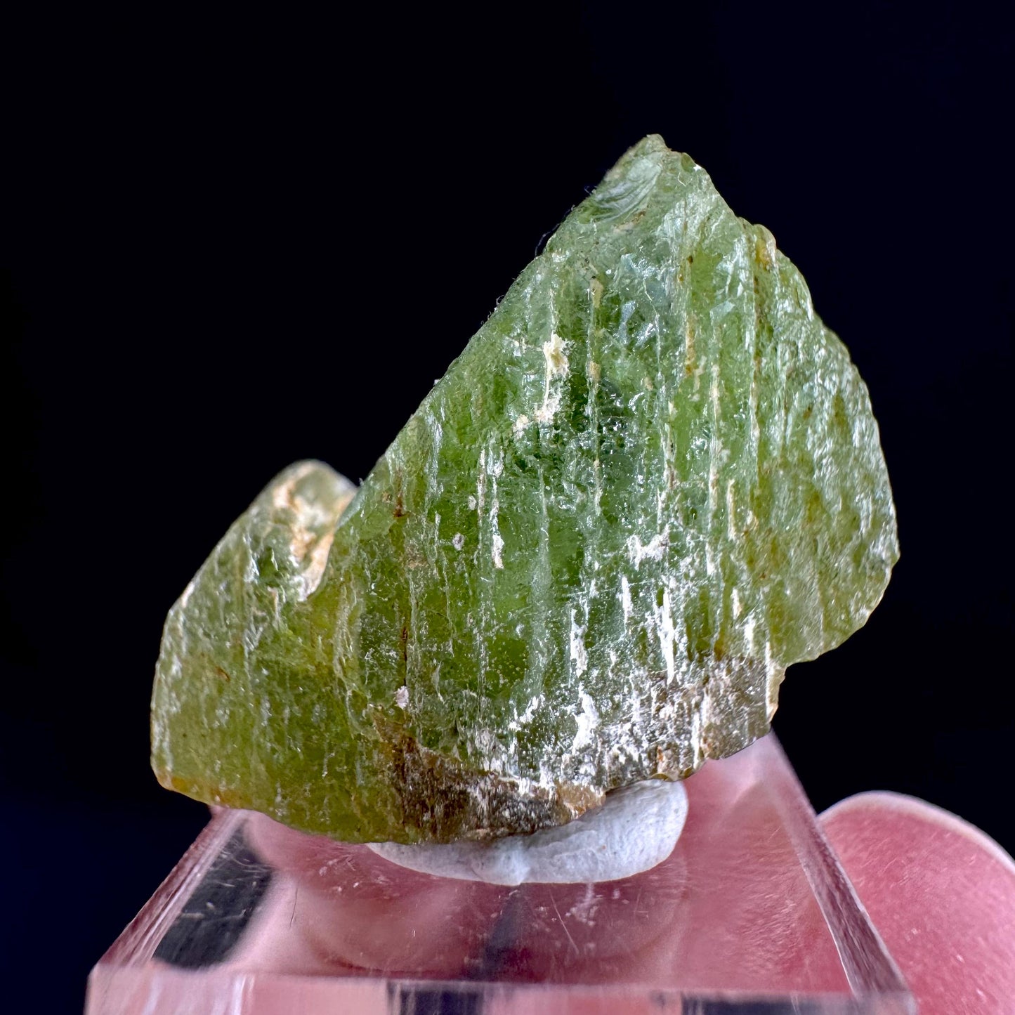 Peridot (Pakistan) | naturally terminated peridot crystal, mineral specimen