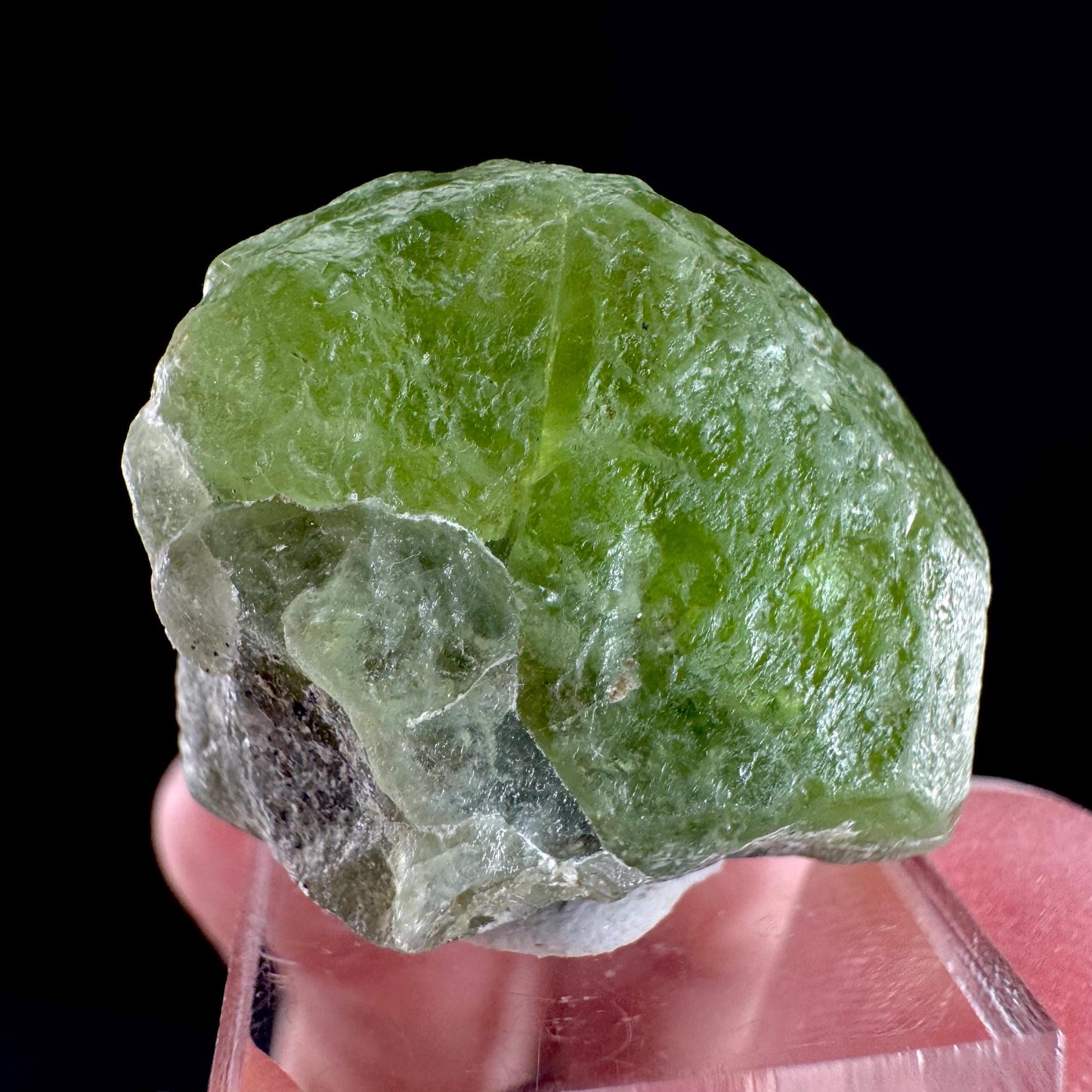 Peridot (Pakistan) | naturally terminated peridot crystal, mineral specimen