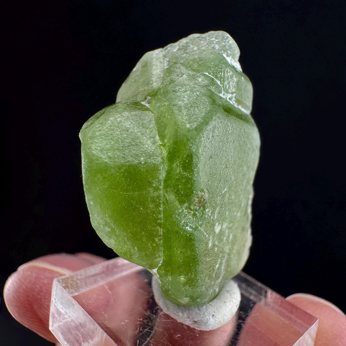 Peridot (Pakistan) | naturally terminated peridot crystal, mineral specimen