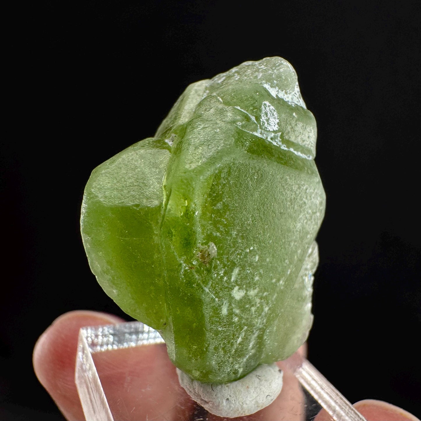 Peridot (Pakistan) | naturally terminated peridot crystal, mineral specimen