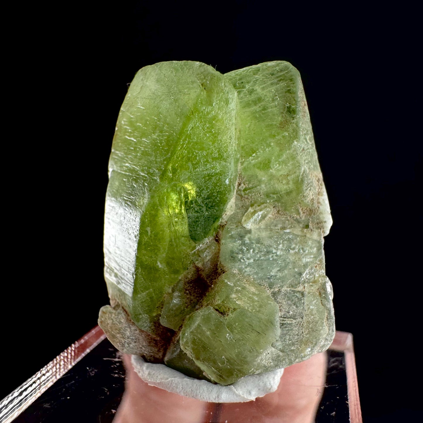 Peridot (Pakistan) | naturally terminated peridot crystal, mineral specimen