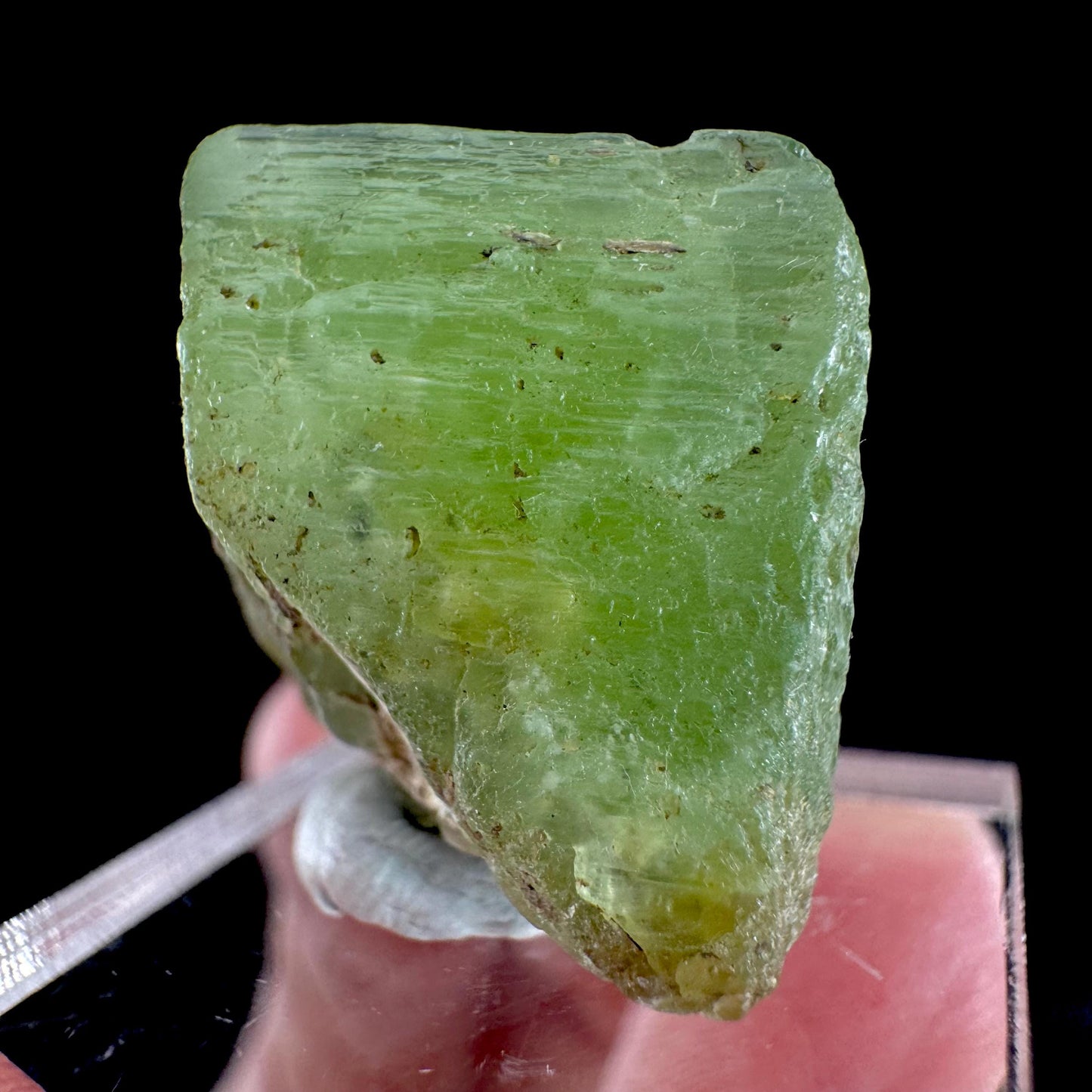 Peridot (Pakistan) | naturally terminated peridot crystal, mineral specimen