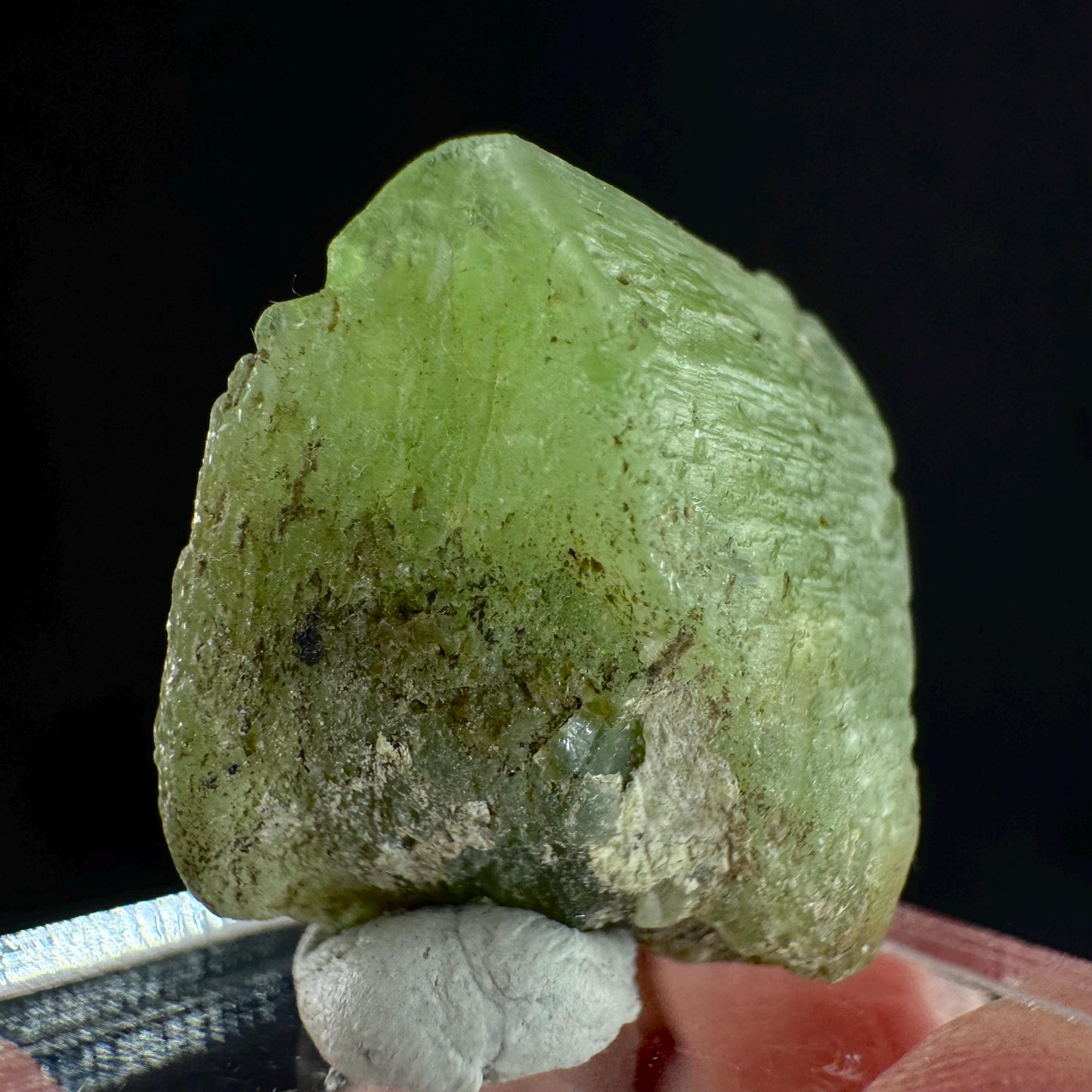 Peridot (Pakistan) | naturally terminated peridot crystal, mineral specimen