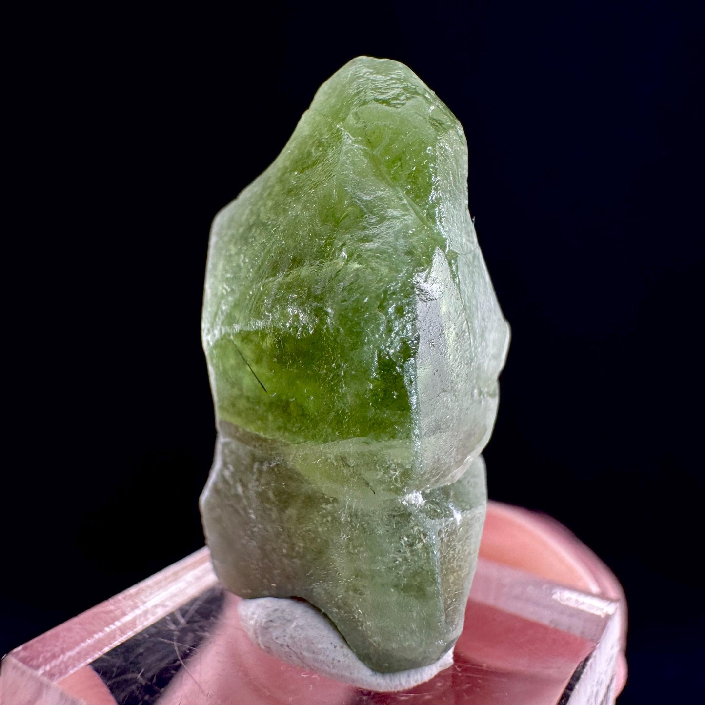 Peridot (Pakistan) | naturally terminated peridot crystal, mineral specimen