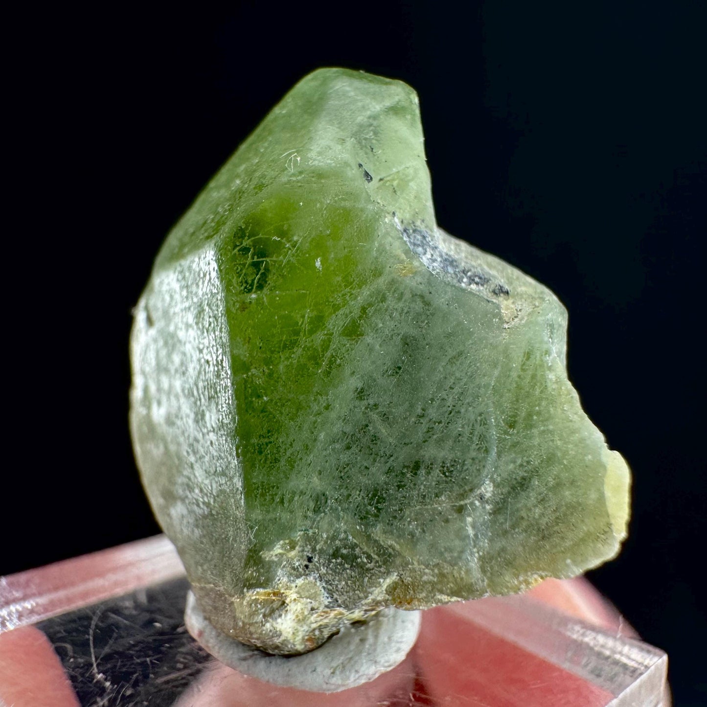 Peridot (Pakistan) | naturally terminated peridot crystal, mineral specimen