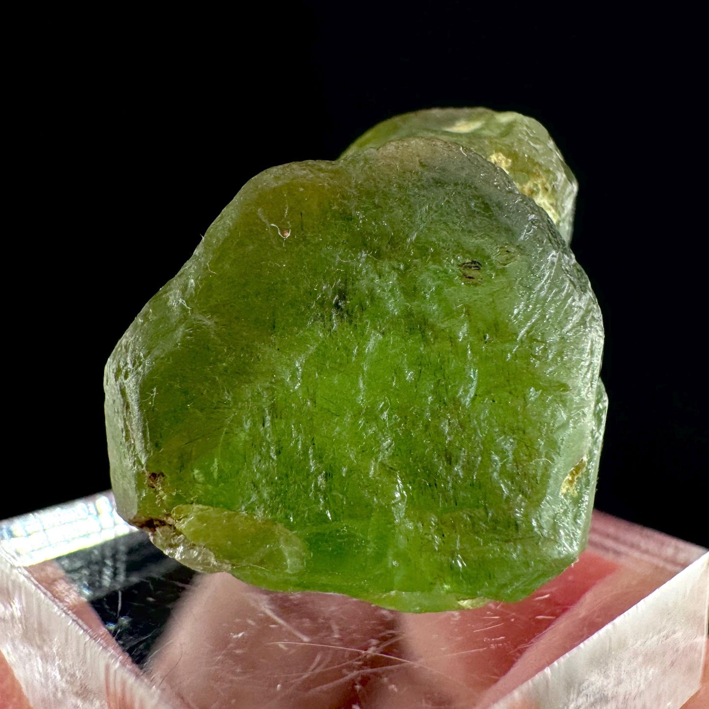 Peridot (Pakistan) | naturally terminated peridot crystal, mineral specimen