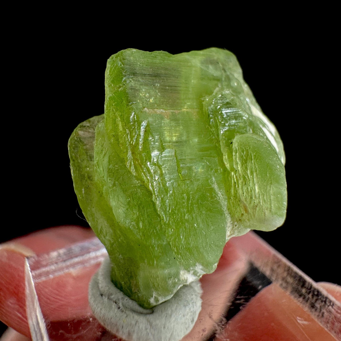 Peridot (Pakistan) | naturally terminated peridot crystal, mineral specimen