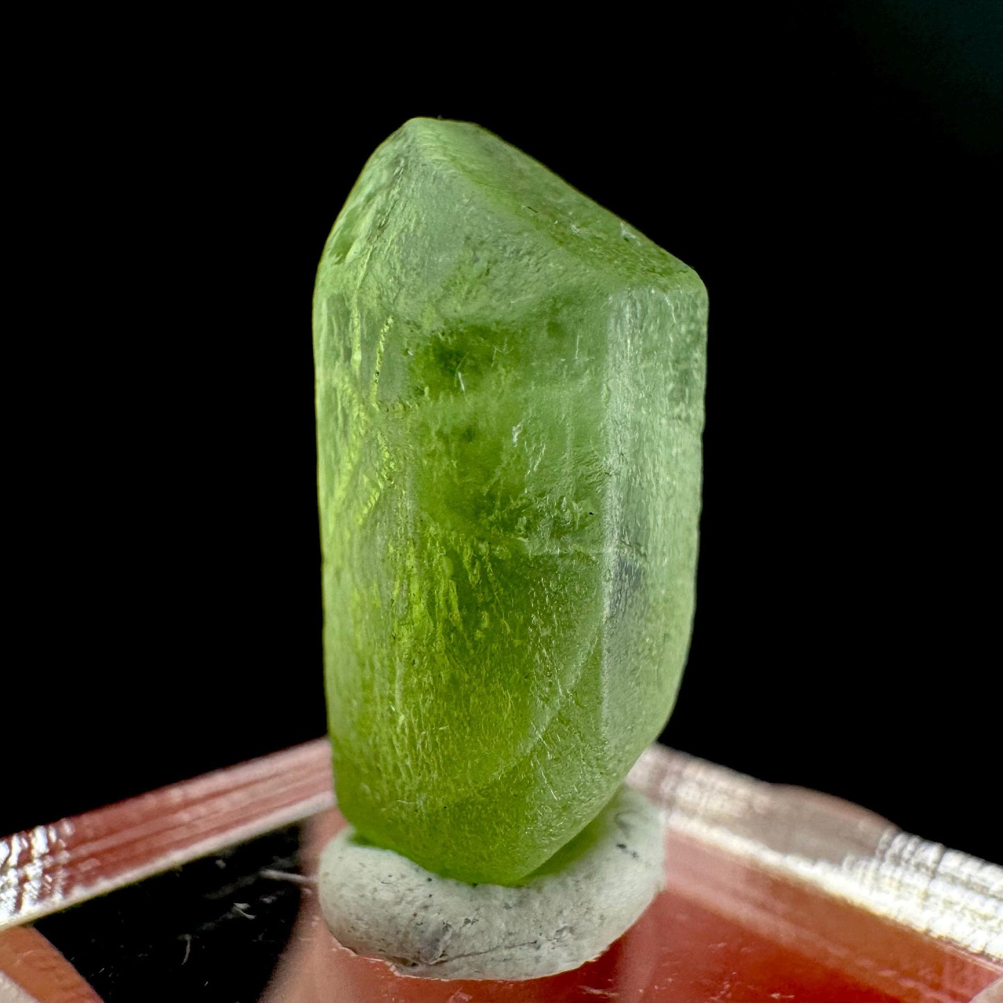 Peridot | natural terminated crystal, mineral specimen from Pakistan