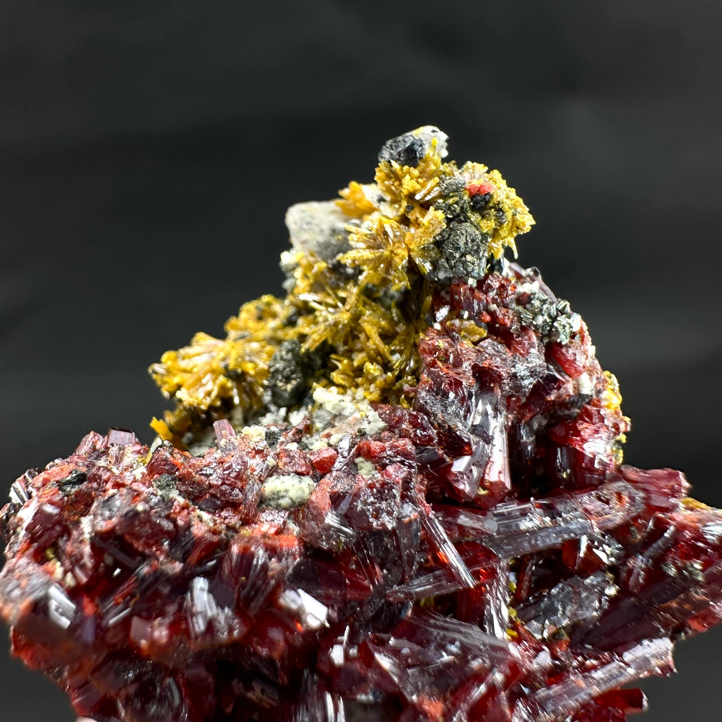 Realgar w/ Orpiment (Peru), realgar specimen, orpiment crystal, realgar crystal, mineral specimen