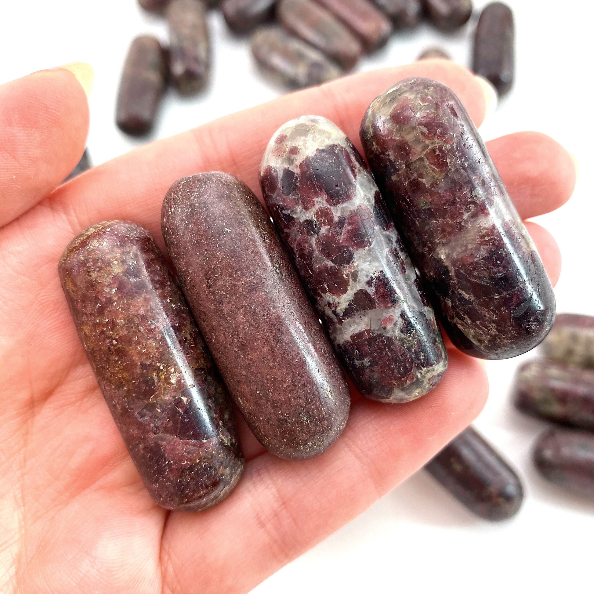 ONE Polished Garnet, red garnet, tumbled garnet, garnet palm stone
