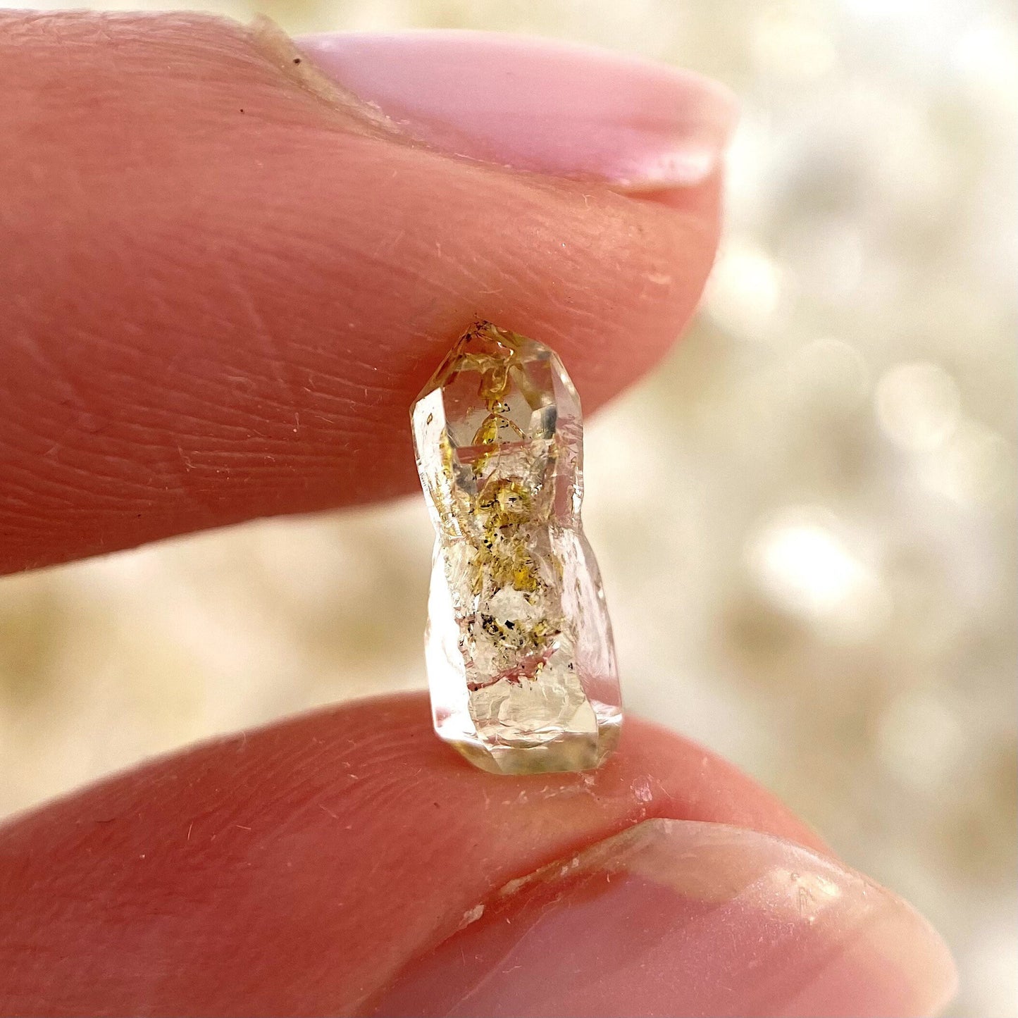 Rare! UV Reactive Petroleum Quartz Crystals | 1 gram (Pakistan), natural petroleum quartz crystal, UV reactive crystal, enhydro quartz