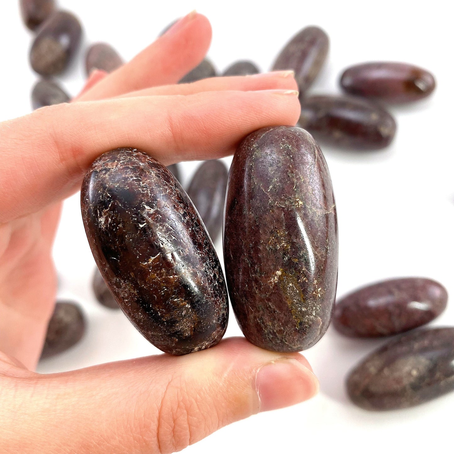 ONE Polished Garnet, red garnet, tumbled garnet, garnet palm stone