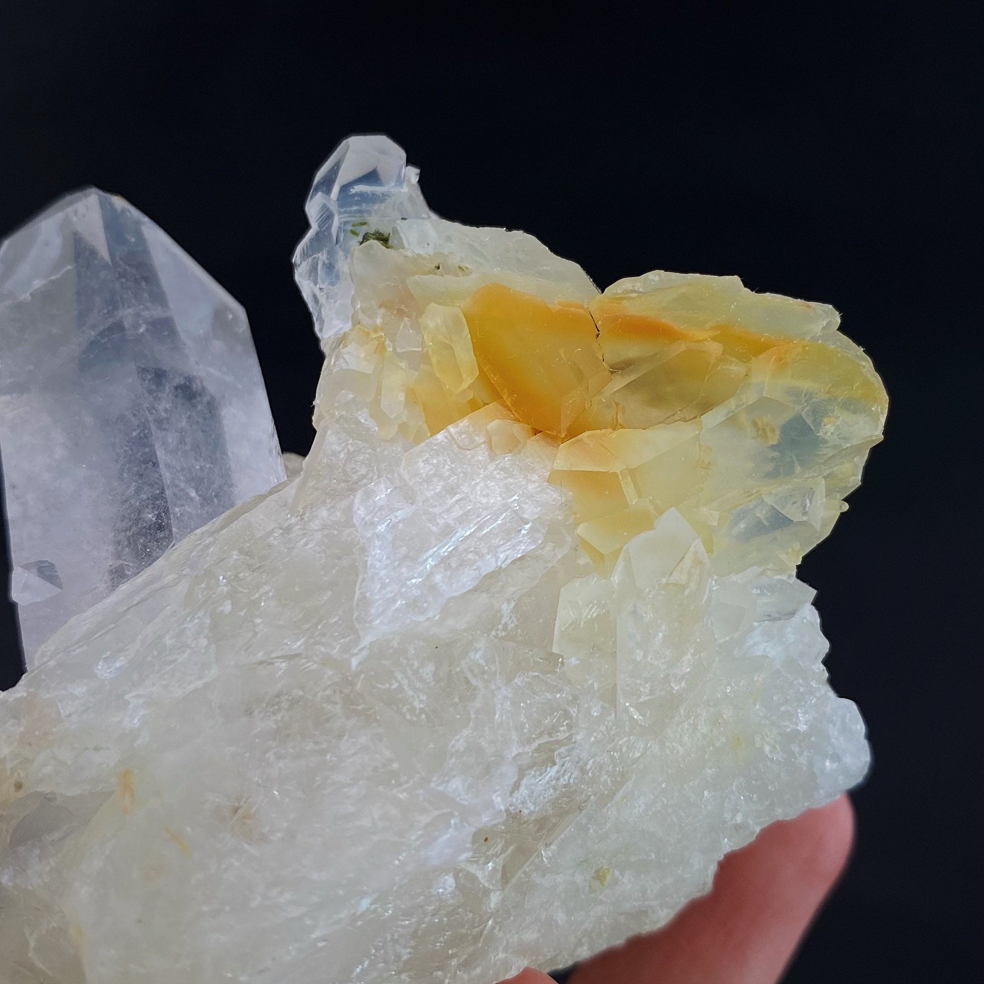 Yellow bone quartz point (Pakistan) | bone quartz, tabular quartz, mango quartz, halloysite quartz