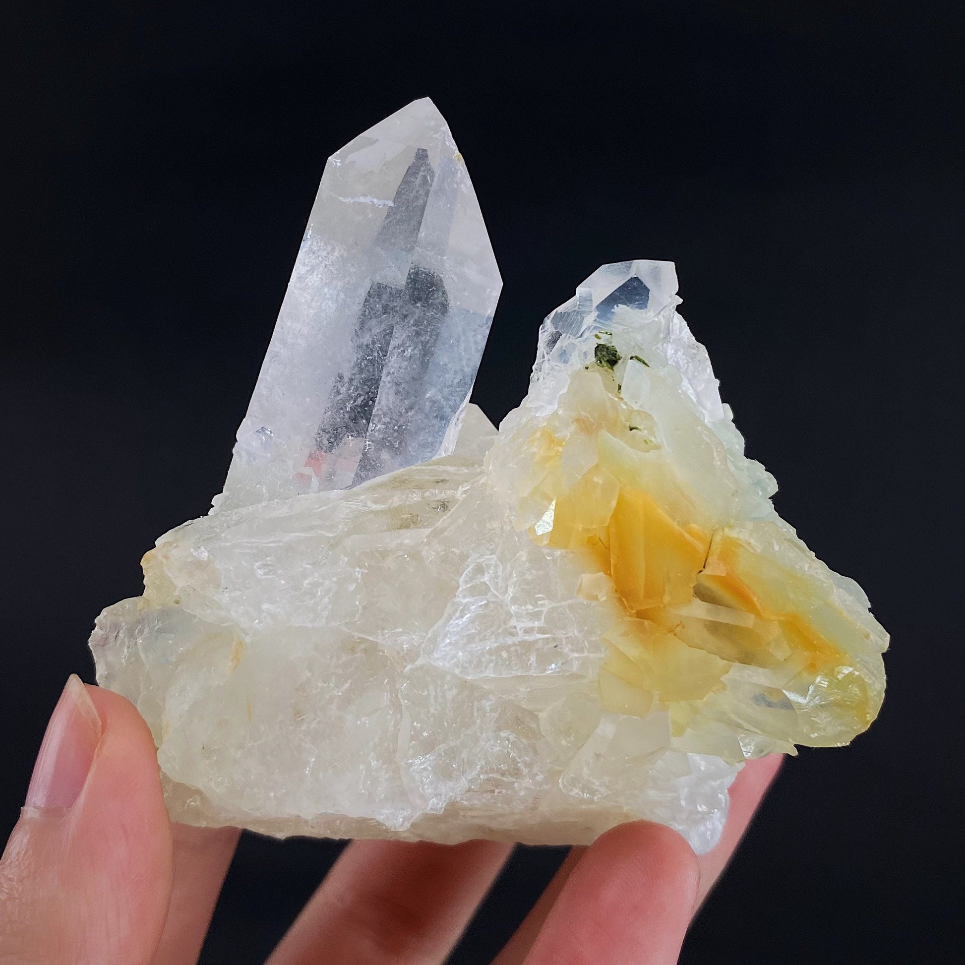 Yellow bone quartz point (Pakistan) | bone quartz, tabular quartz, mango quartz, halloysite quartz