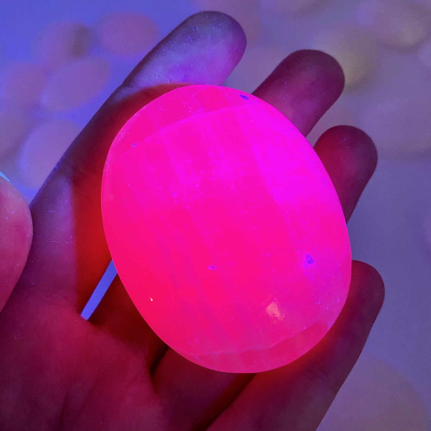 UV-reactive Mangano Calcite Palm Stone, mangano calcite, mangano calcite palmstone, palm stone, worry stone