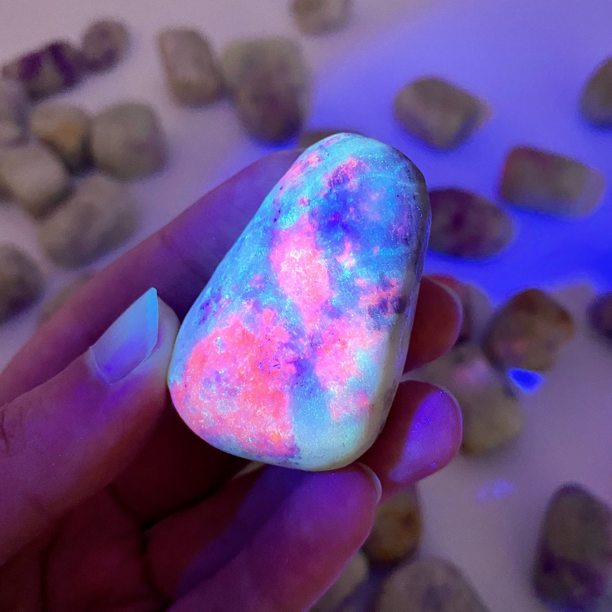 UV-reactive Hackmanite Tumbled Stone | Hackmanite, polished hackmanite, uv reactive crystal, hackmanite crystal