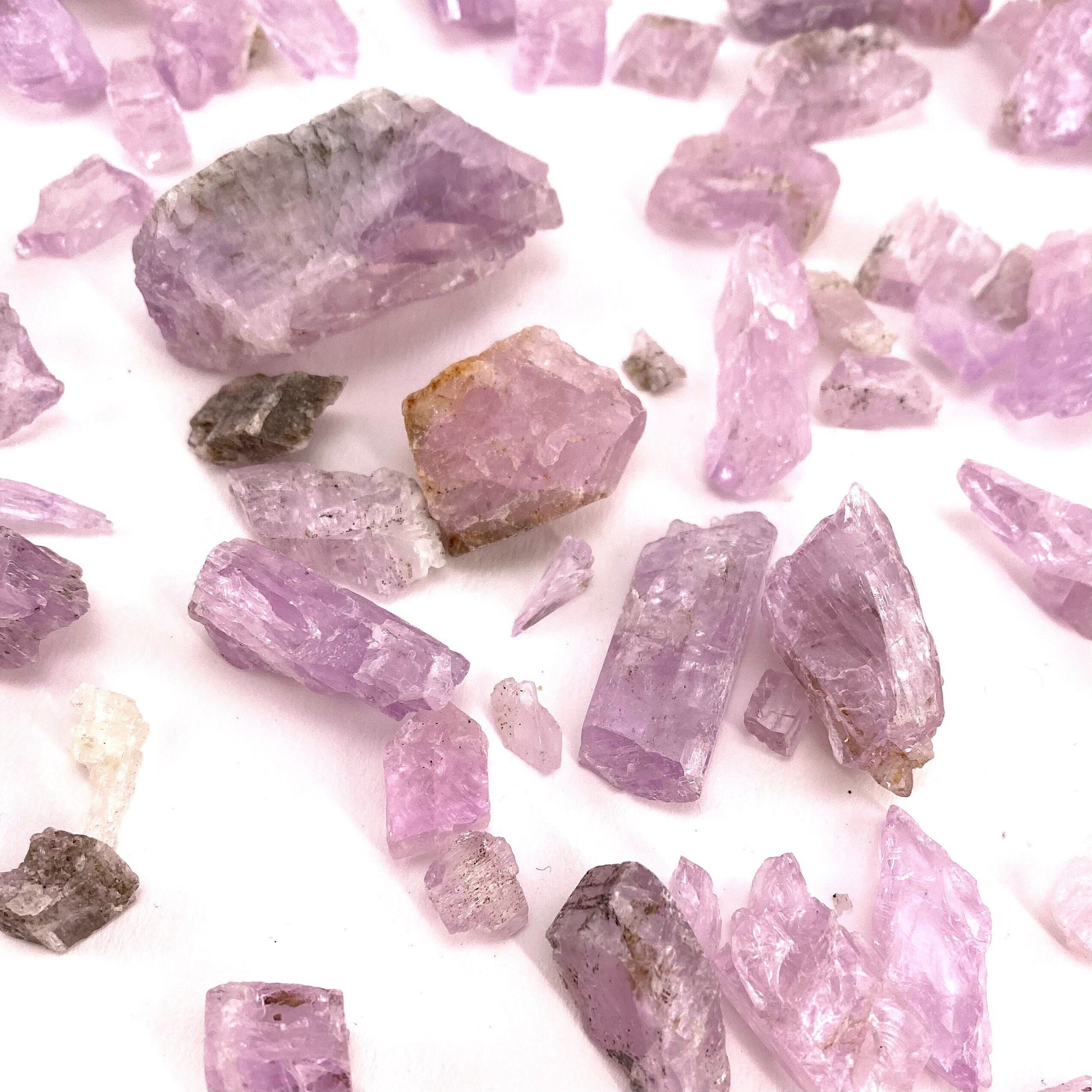ONE Pink Kunzite Crystal (Pakistan) raw kunzite, kunzite crystal