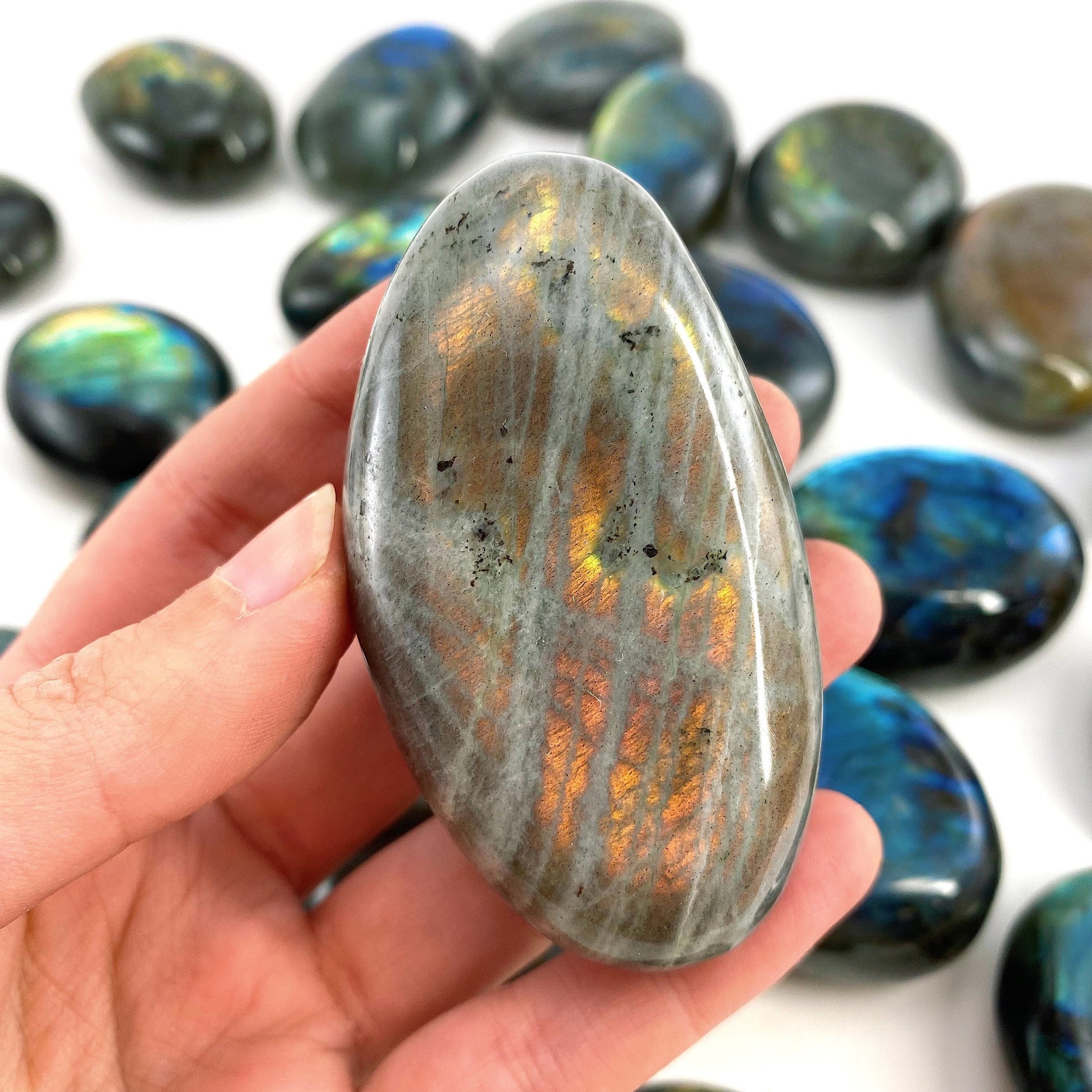 Flashy Labradorite Palm Stone, labradorite palmstone, blue labradorite, flashy labradorite, palm stones