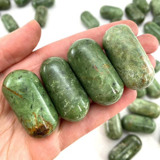 ONE Polished Chrysoprase, green chrysoprase, tumbled chrysoprase, polished chrysoprase, chrysoprase palm stone