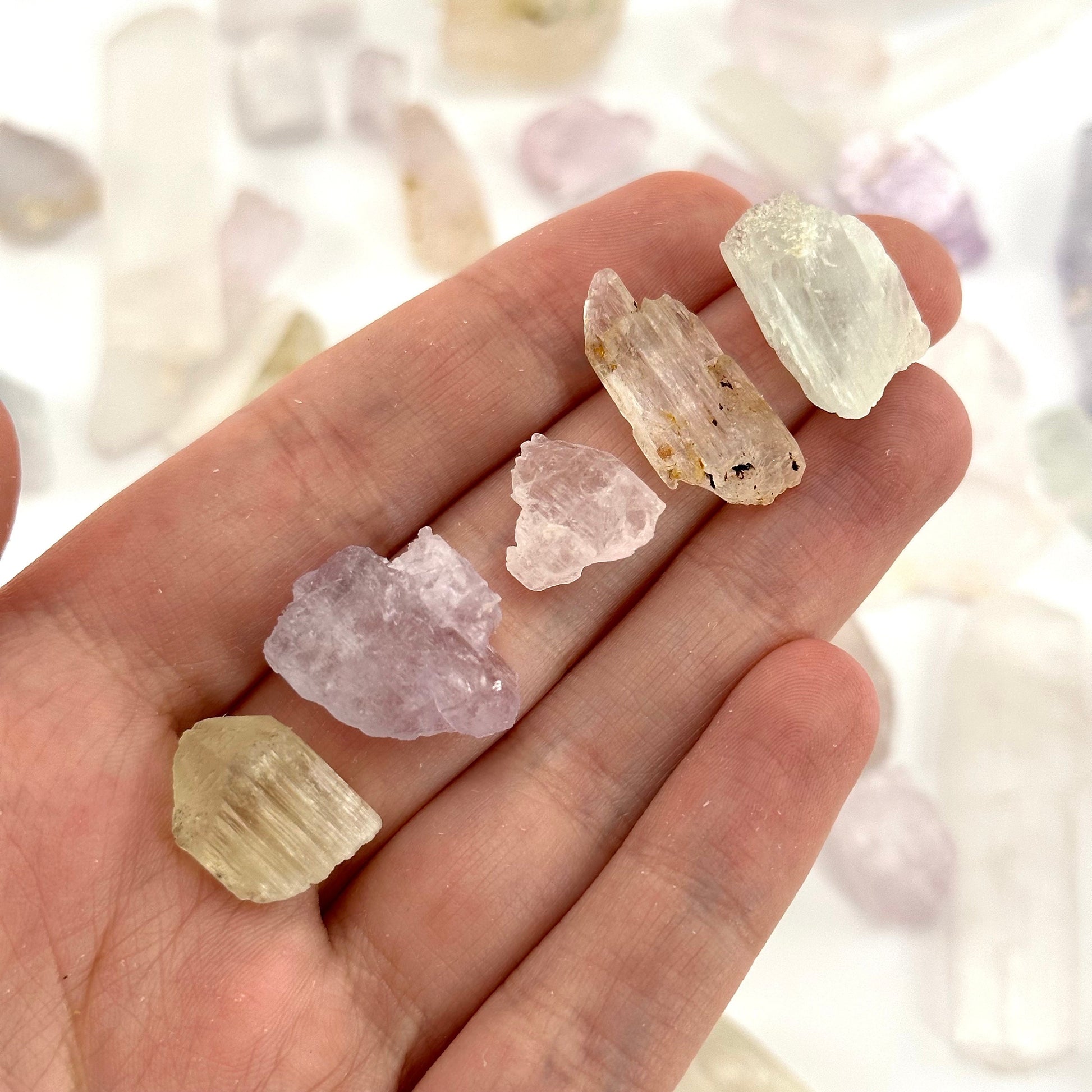 ONE Kunzite Crystal (Pakistan) | raw kunzite, kunzite crystal, kunzite specimen, kunzite