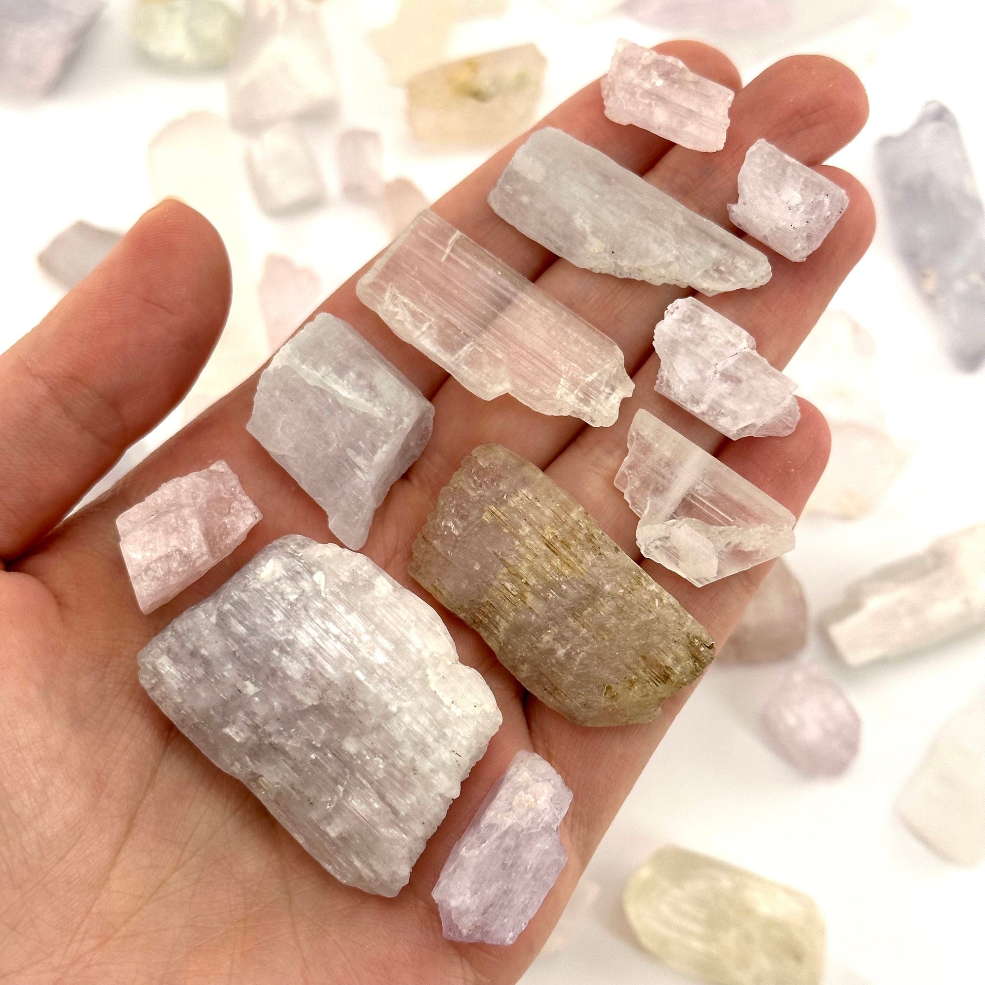 ONE Kunzite Crystal (Pakistan) | raw kunzite, kunzite crystal, kunzite specimen, kunzite