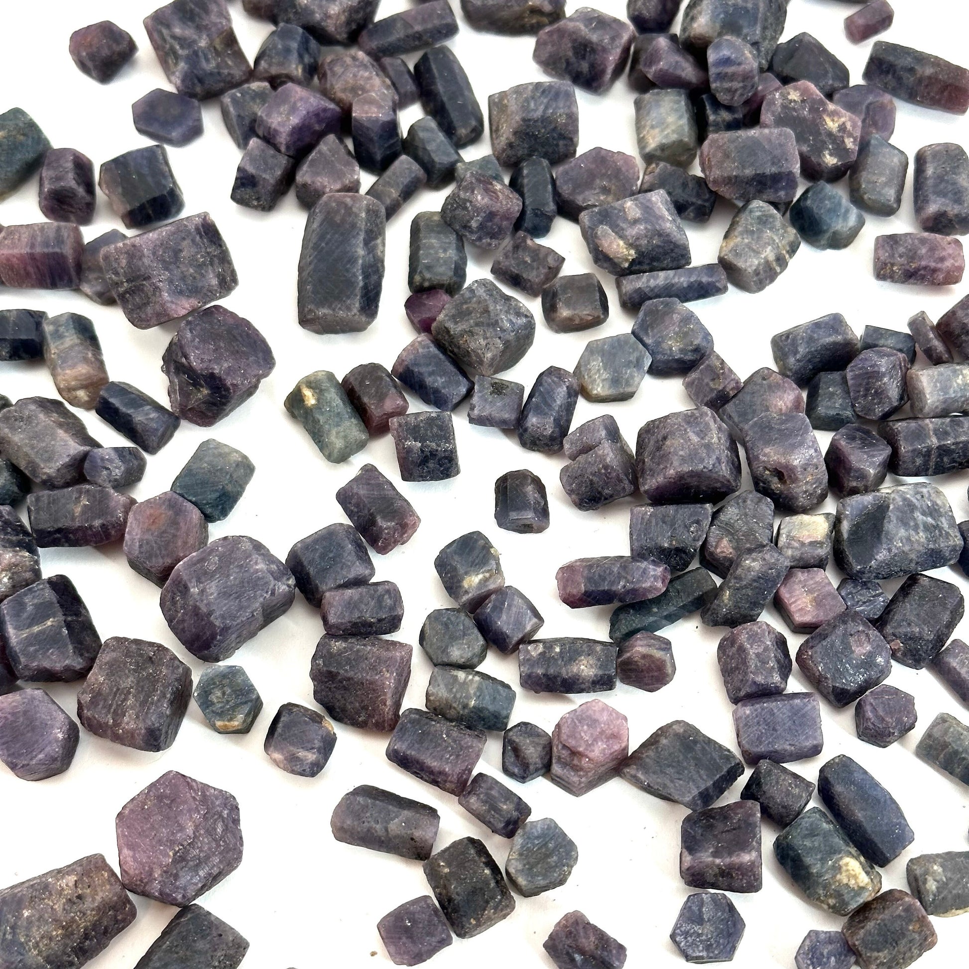ONE Raw Purple / Blue Sapphire (Madagascar) | natural blue sapphire, purple sapphire, etched sapphire