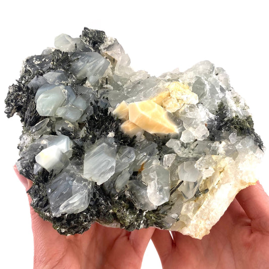 XXL Yellow bone quartz cluster with epidote inclusions (Pakistan) | halloysite quartz, epidote quartz, green epidote, mango quartz