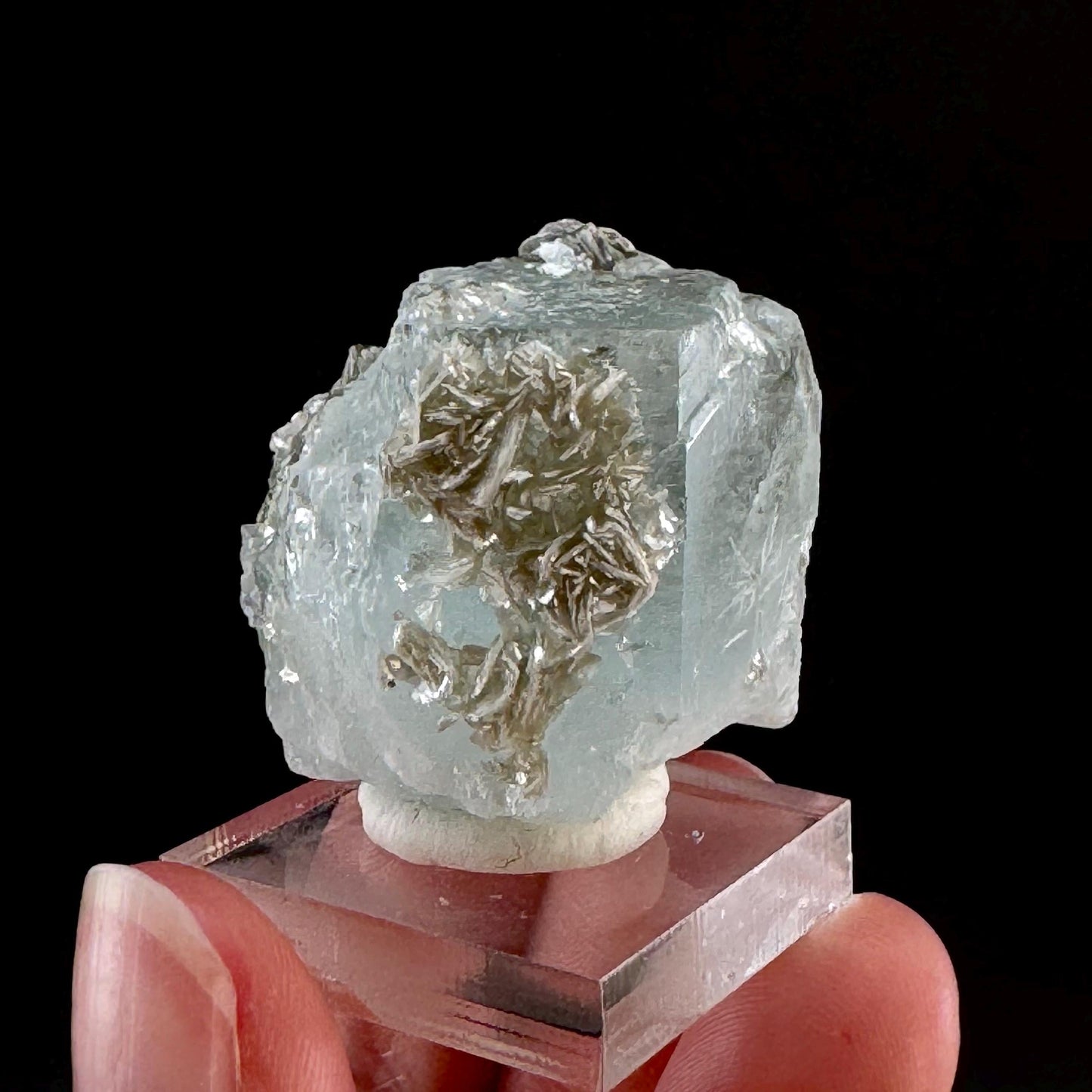 Aquamarine with Muscovite (Pakistan) | terminated Aquamarine, raw Aquamarine, natural Aquamarine crystal, aquamarine specimen