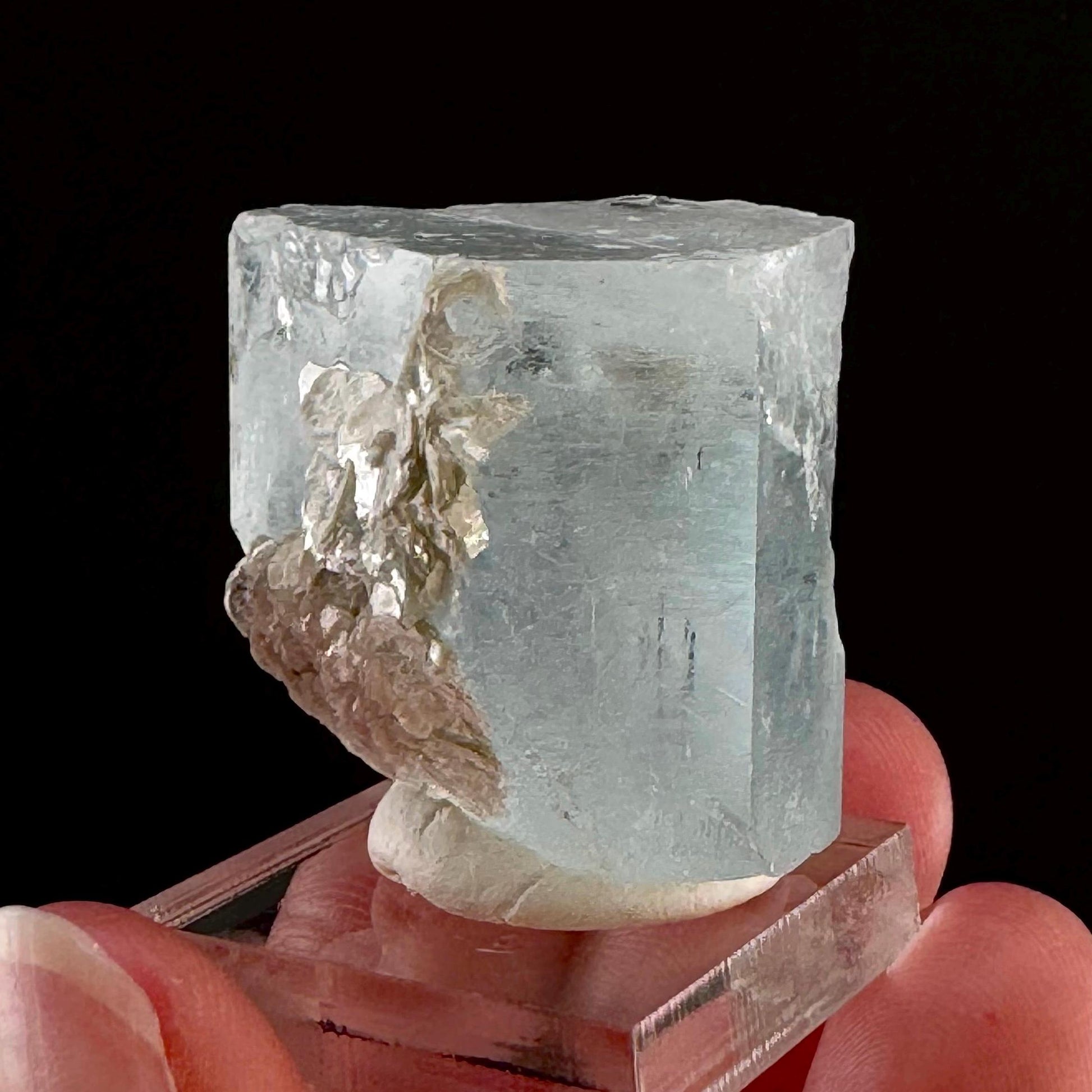 Aquamarine with Muscovite (Pakistan) | terminated Aquamarine, raw Aquamarine, natural Aquamarine crystal, aquamarine specimen