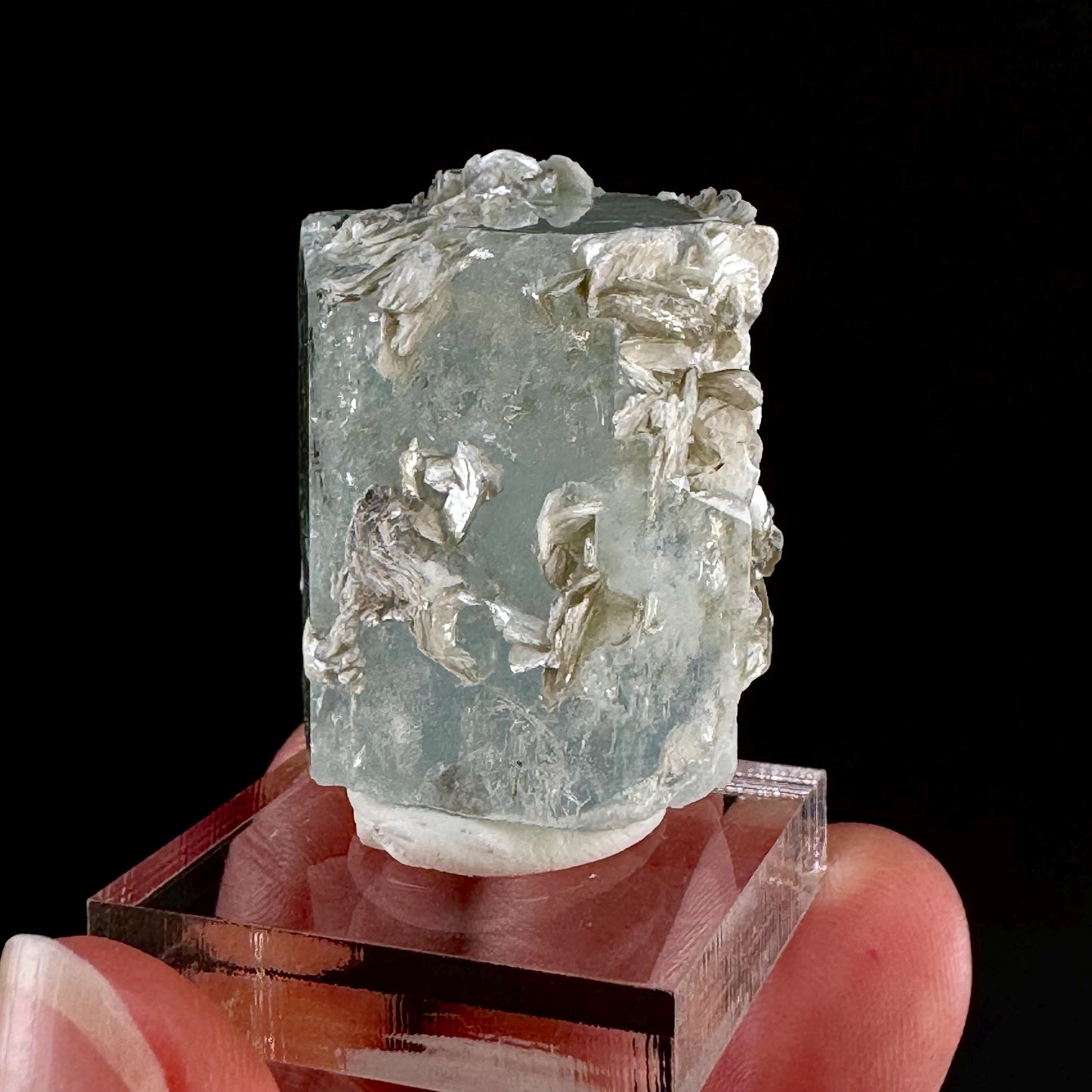 Aquamarine with Muscovite (Pakistan) | terminated Aquamarine, raw Aquamarine, natural Aquamarine crystal, aquamarine specimen
