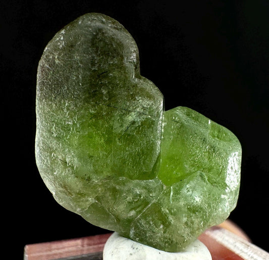 Naturally terminated peridot crystal (Pakistan) | raw peridot, natural peridot, peridot crystal, peridot point