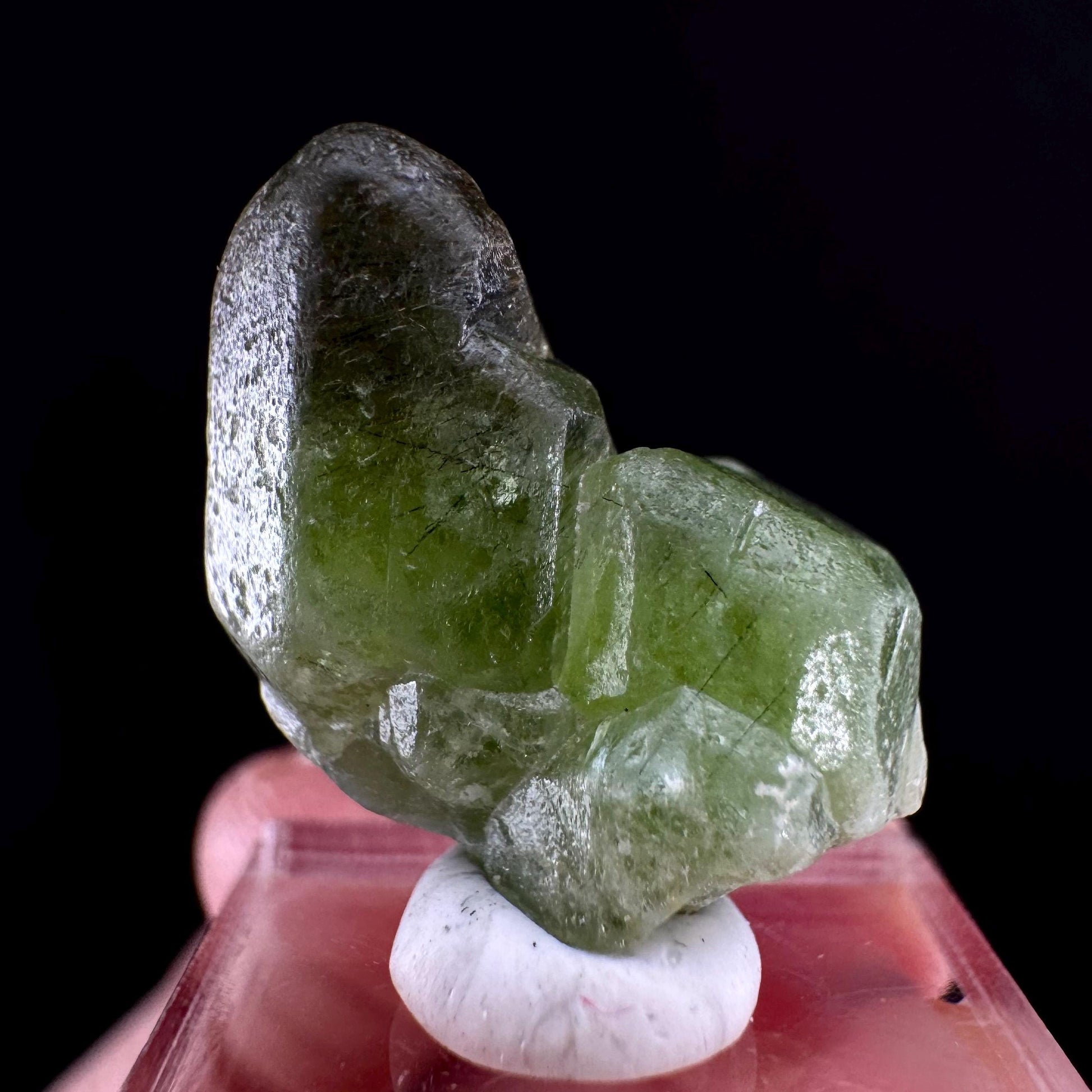 Naturally terminated peridot crystal (Pakistan) | raw peridot, natural peridot, peridot crystal, peridot point