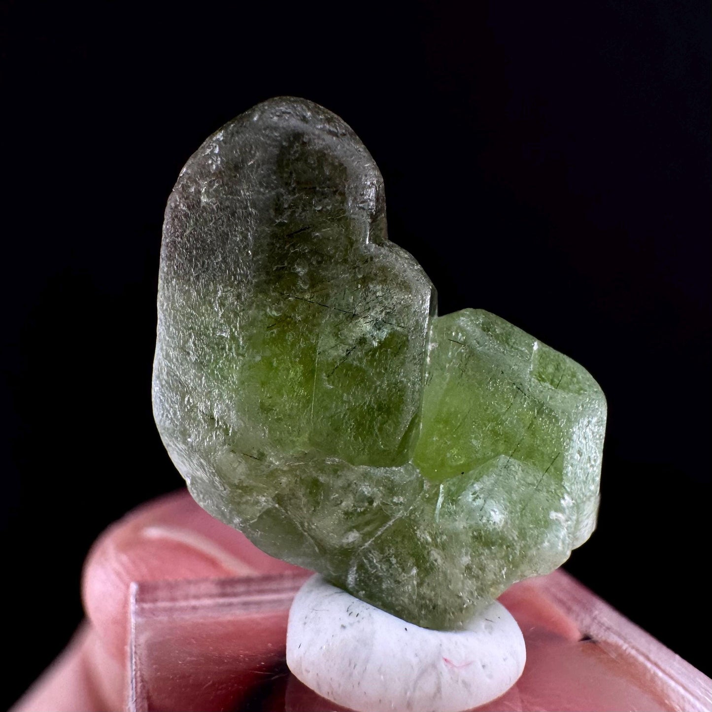 Naturally terminated peridot crystal (Pakistan) | raw peridot, natural peridot, peridot crystal, peridot point