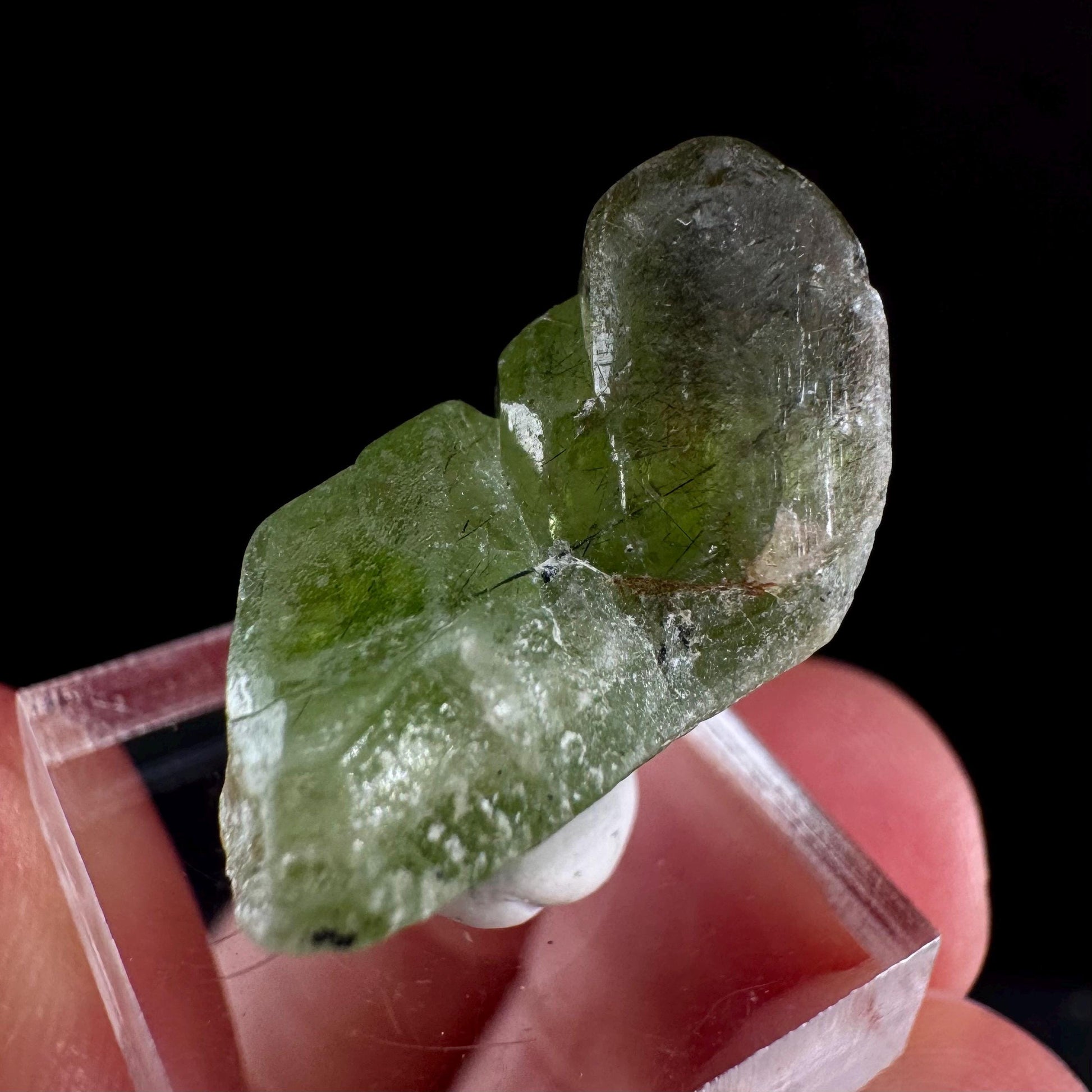 Naturally terminated peridot crystal (Pakistan) | raw peridot, natural peridot, peridot crystal, peridot point