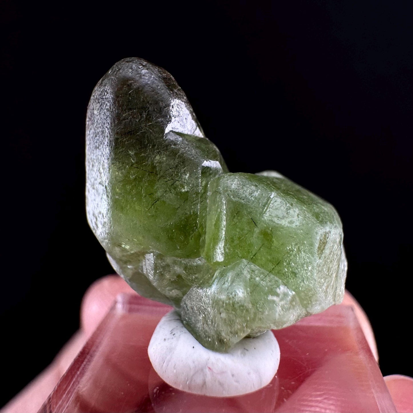 Naturally terminated peridot crystal (Pakistan) | raw peridot, natural peridot, peridot crystal, peridot point