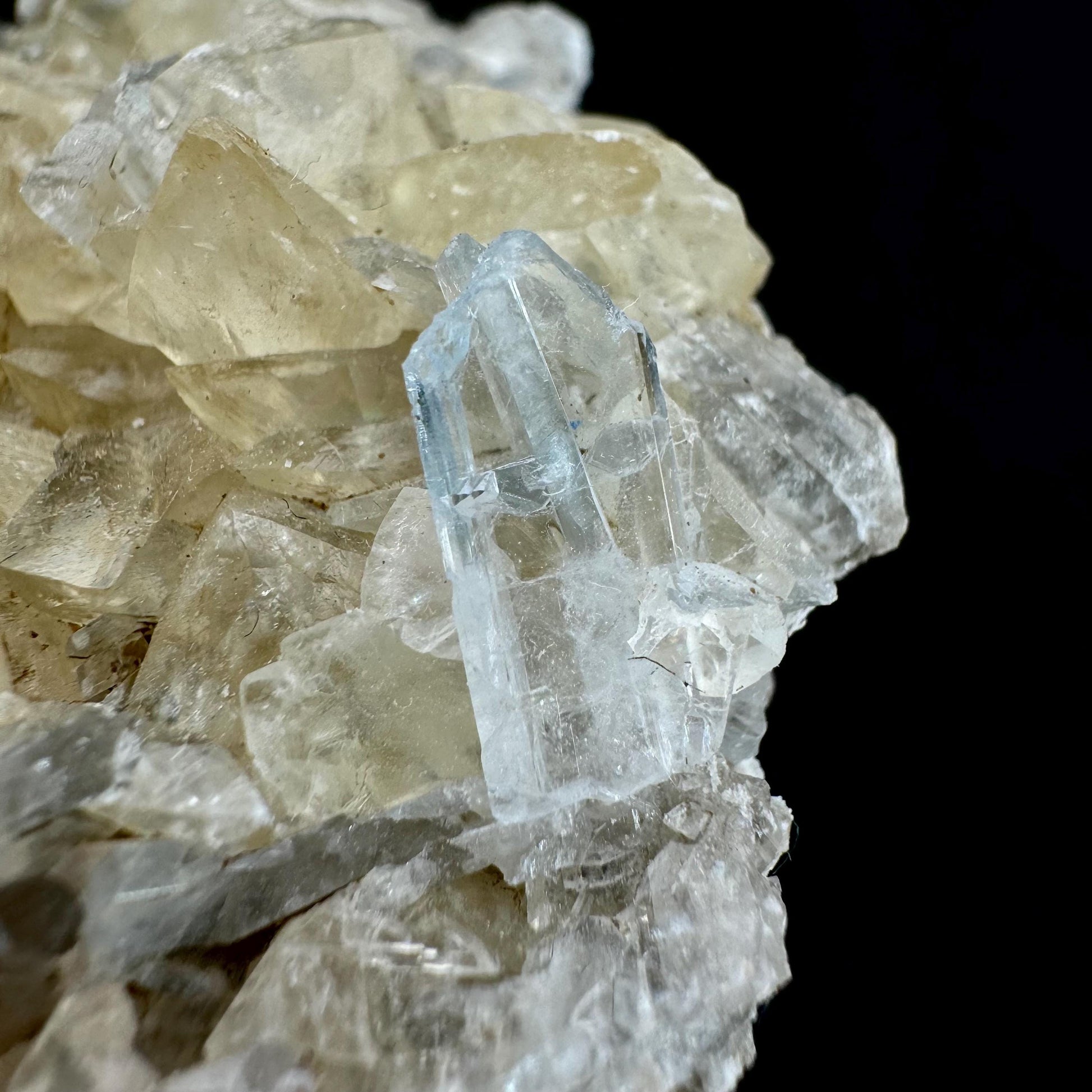 Blue Barite with Calcite (Illinois, USA) | barite specimen, baryte crystal