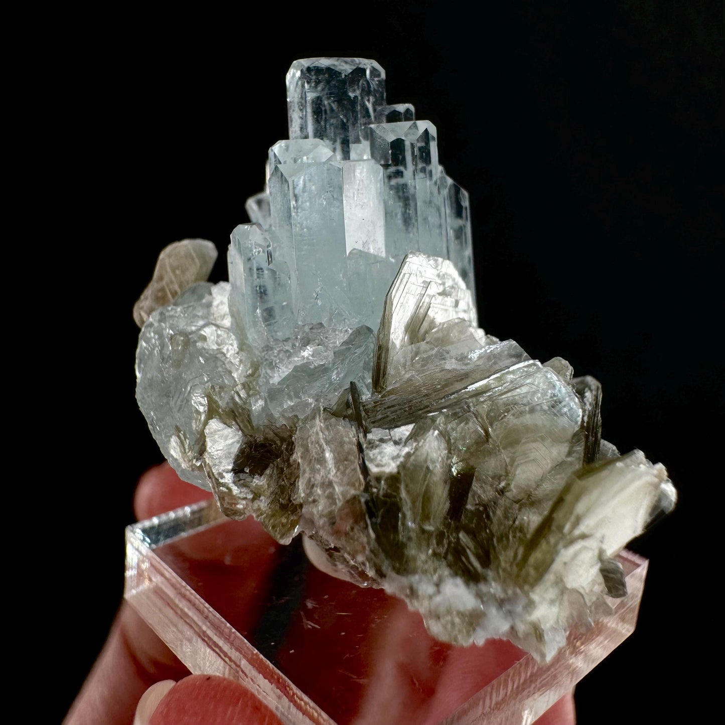 Aquamarine with Muscovite (Pakistan) | terminated Aquamarine, raw Aquamarine, natural Aquamarine crystal, aquamarine specimen