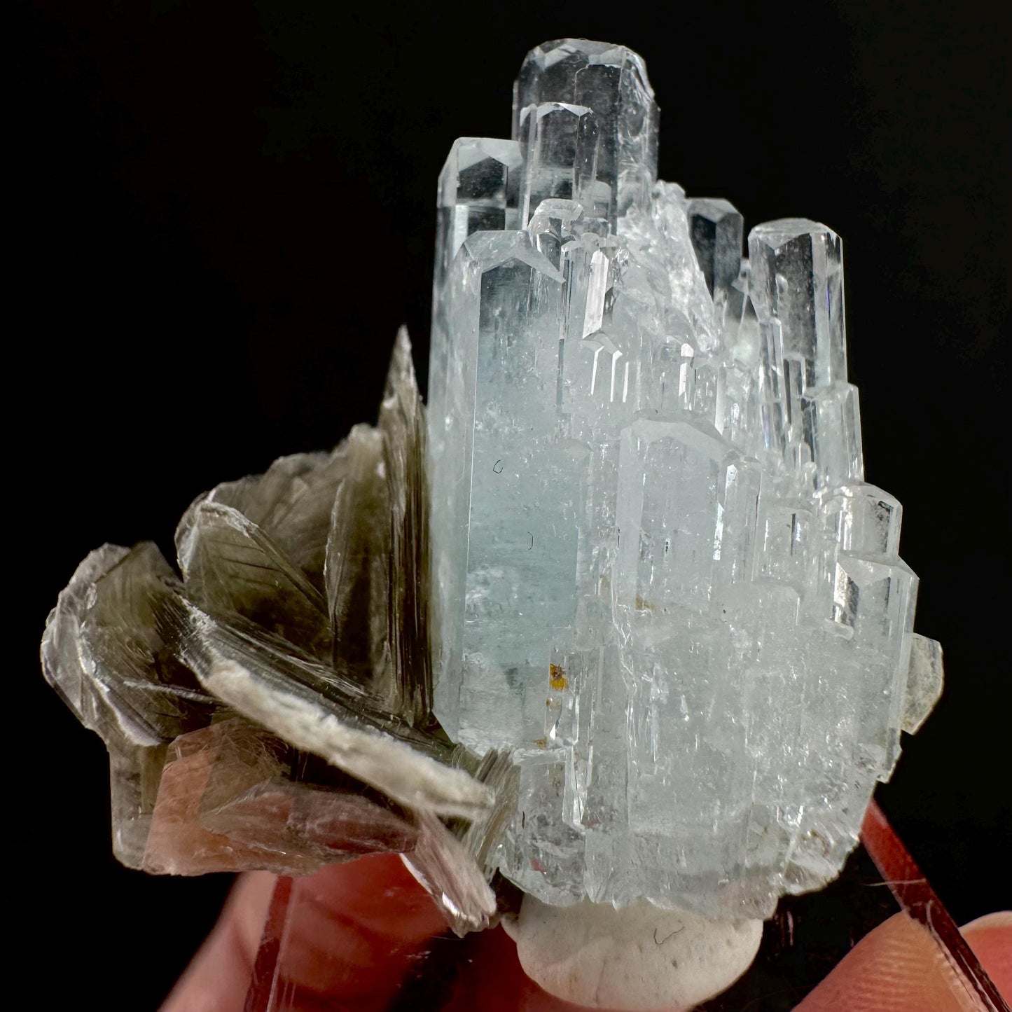 Aquamarine with Muscovite (Pakistan) | terminated Aquamarine, raw Aquamarine, natural Aquamarine crystal, aquamarine specimen